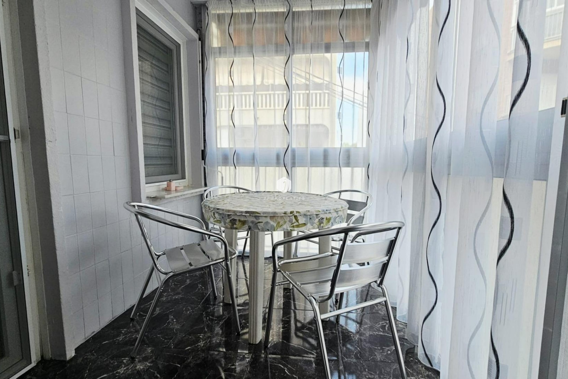 D'occasion - Appartement -
Torrevieja - Acequion