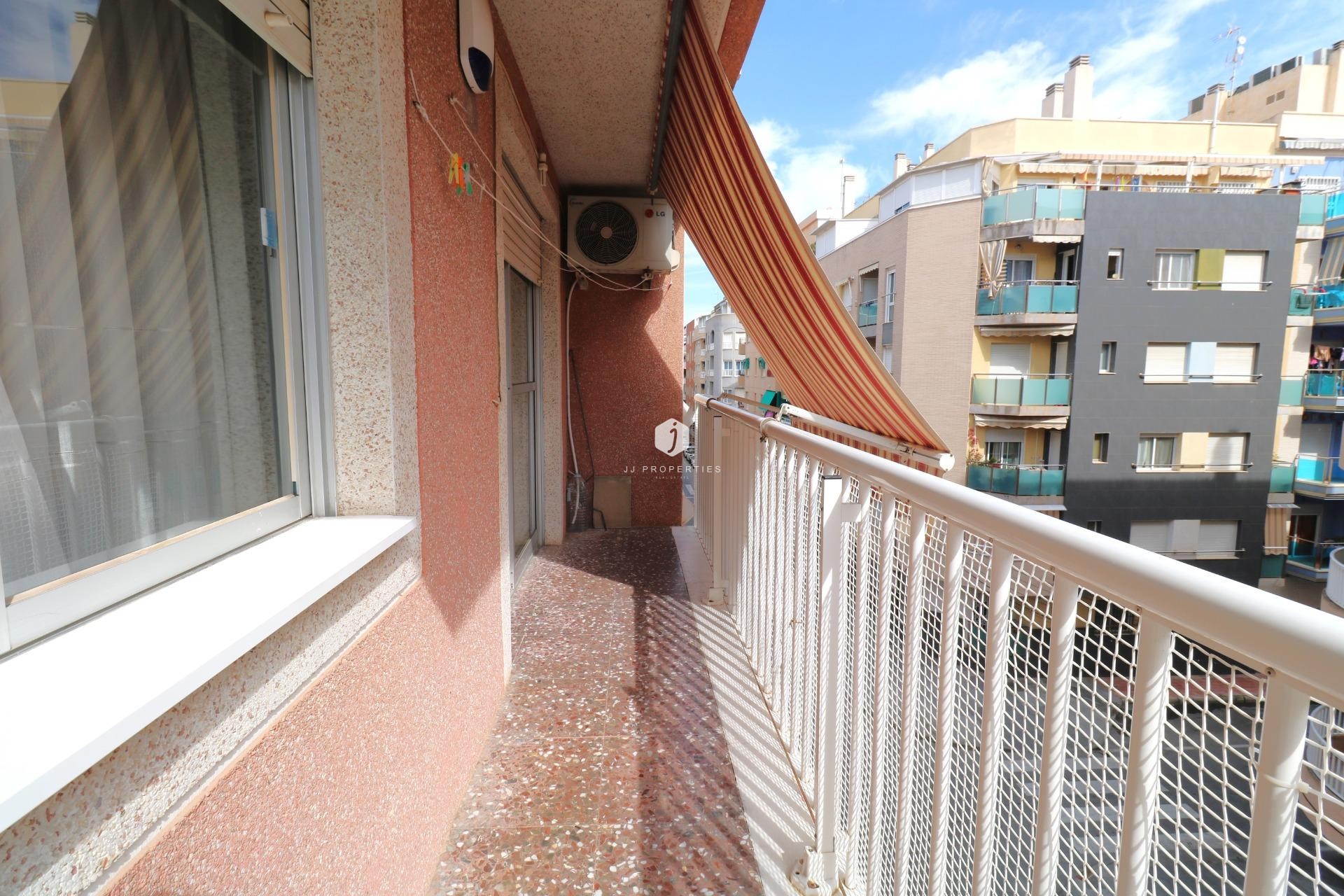 D'occasion - Appartement -
Torrevieja - Acequion