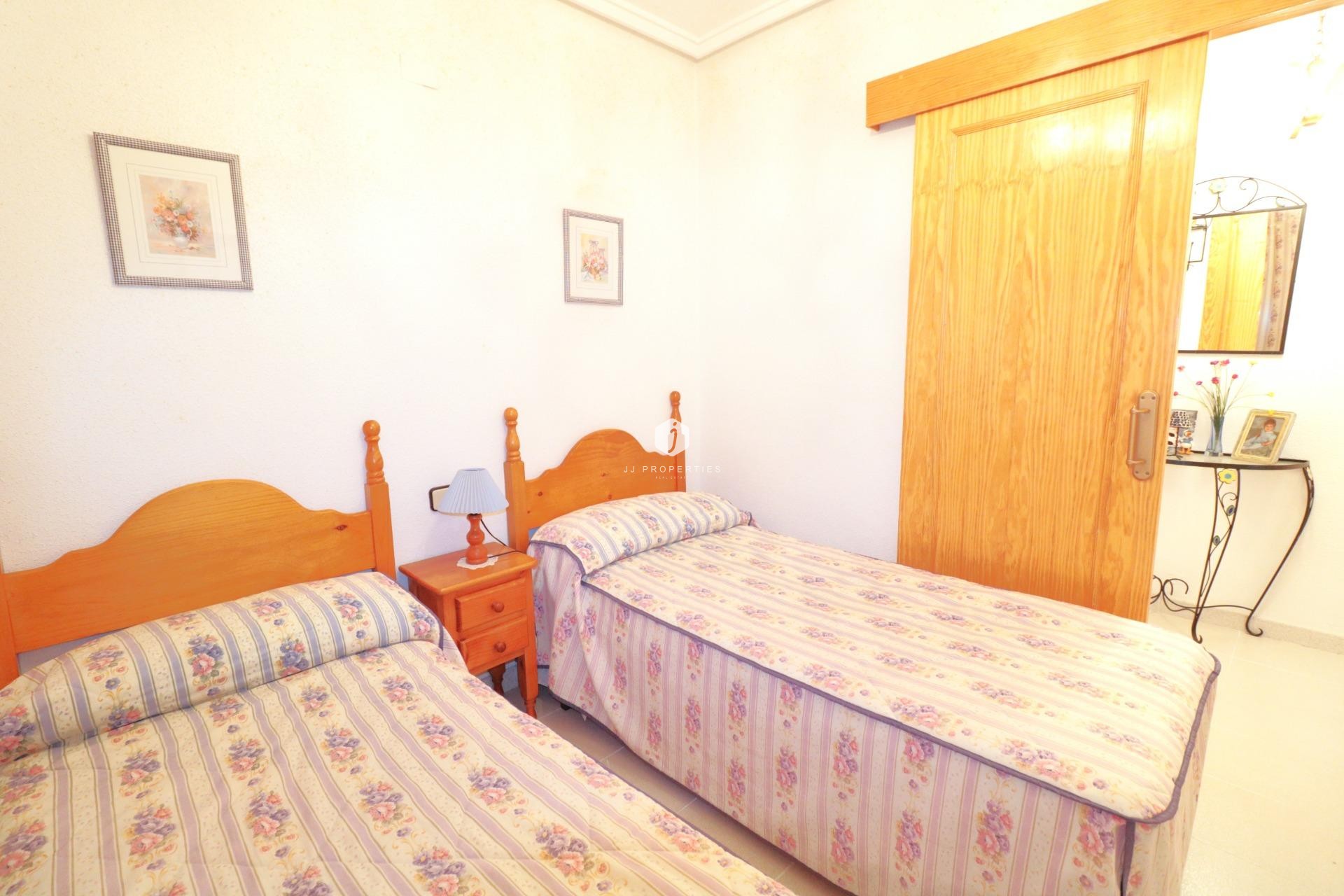 D'occasion - Appartement -
Torrevieja - Acequion