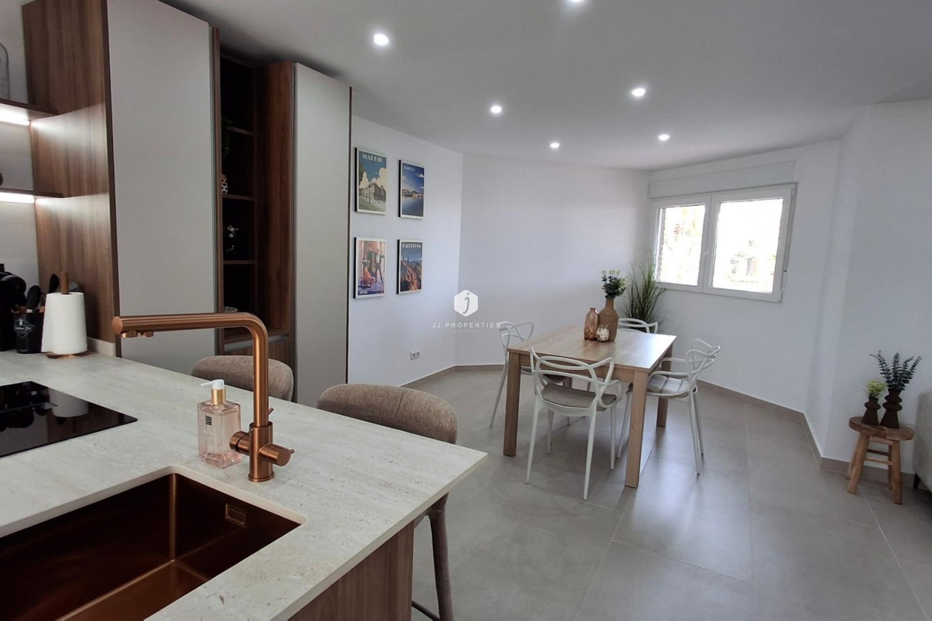 D'occasion - Appartement -
Torrevieja - Acequion