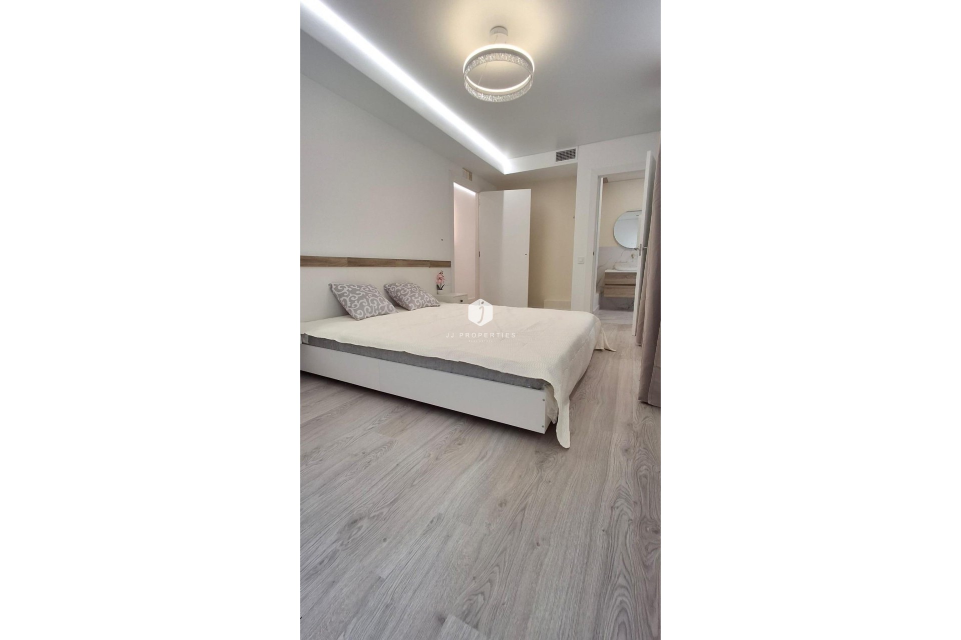 D'occasion - Appartement -
Torrevieja - Acequion
