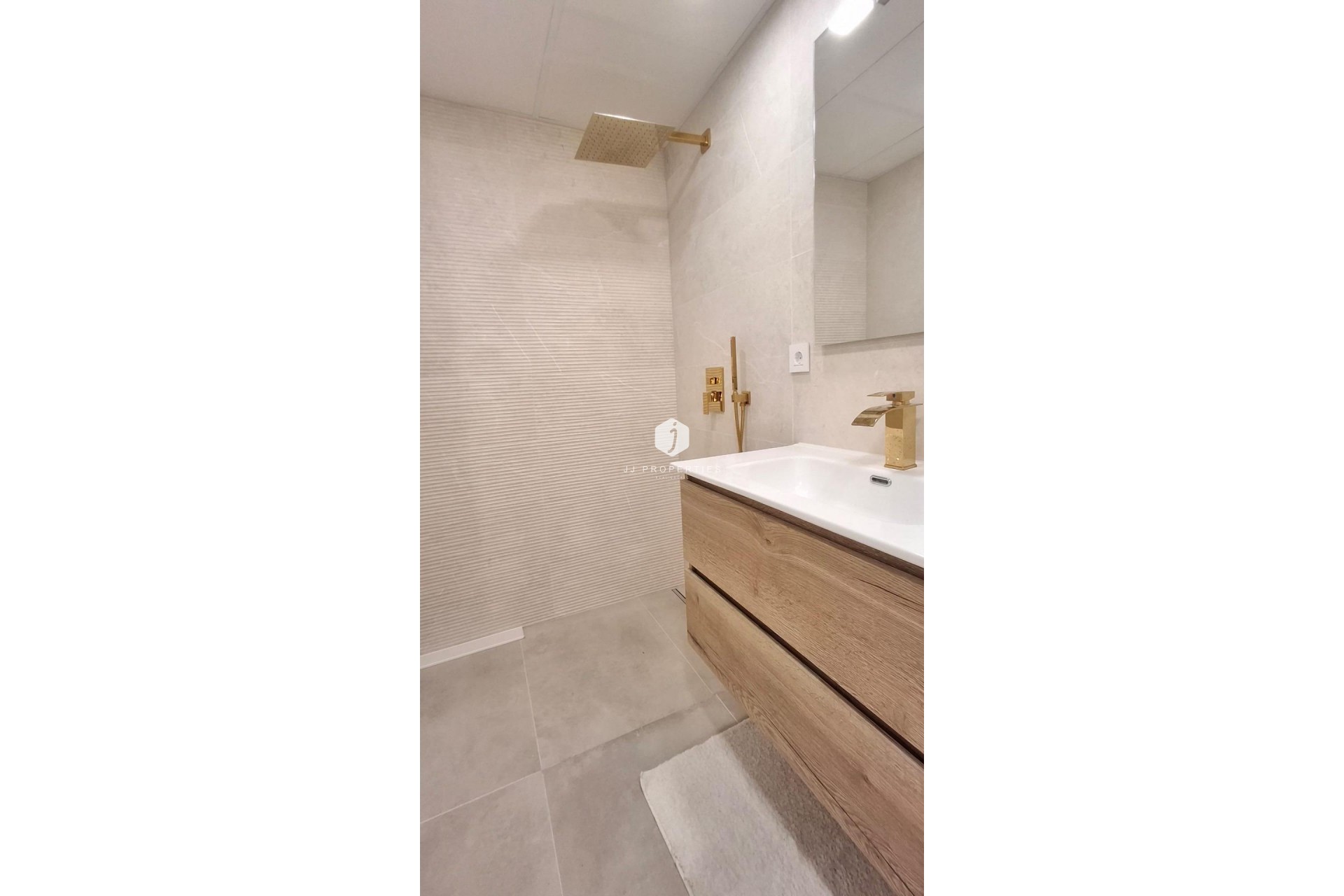 D'occasion - Appartement -
Torrevieja - Acequion
