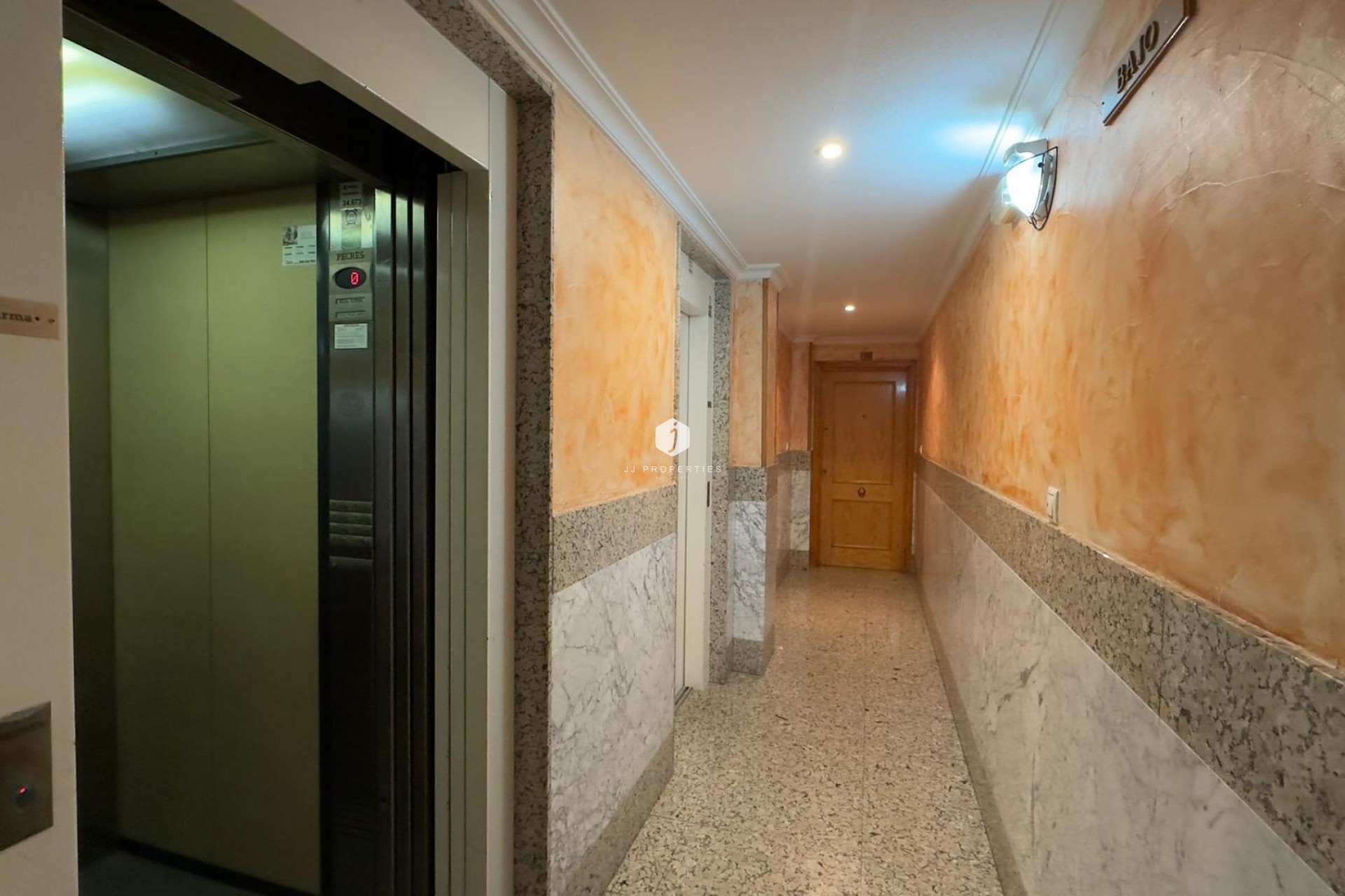 D'occasion - Appartement -
Torrevieja - Acequion
