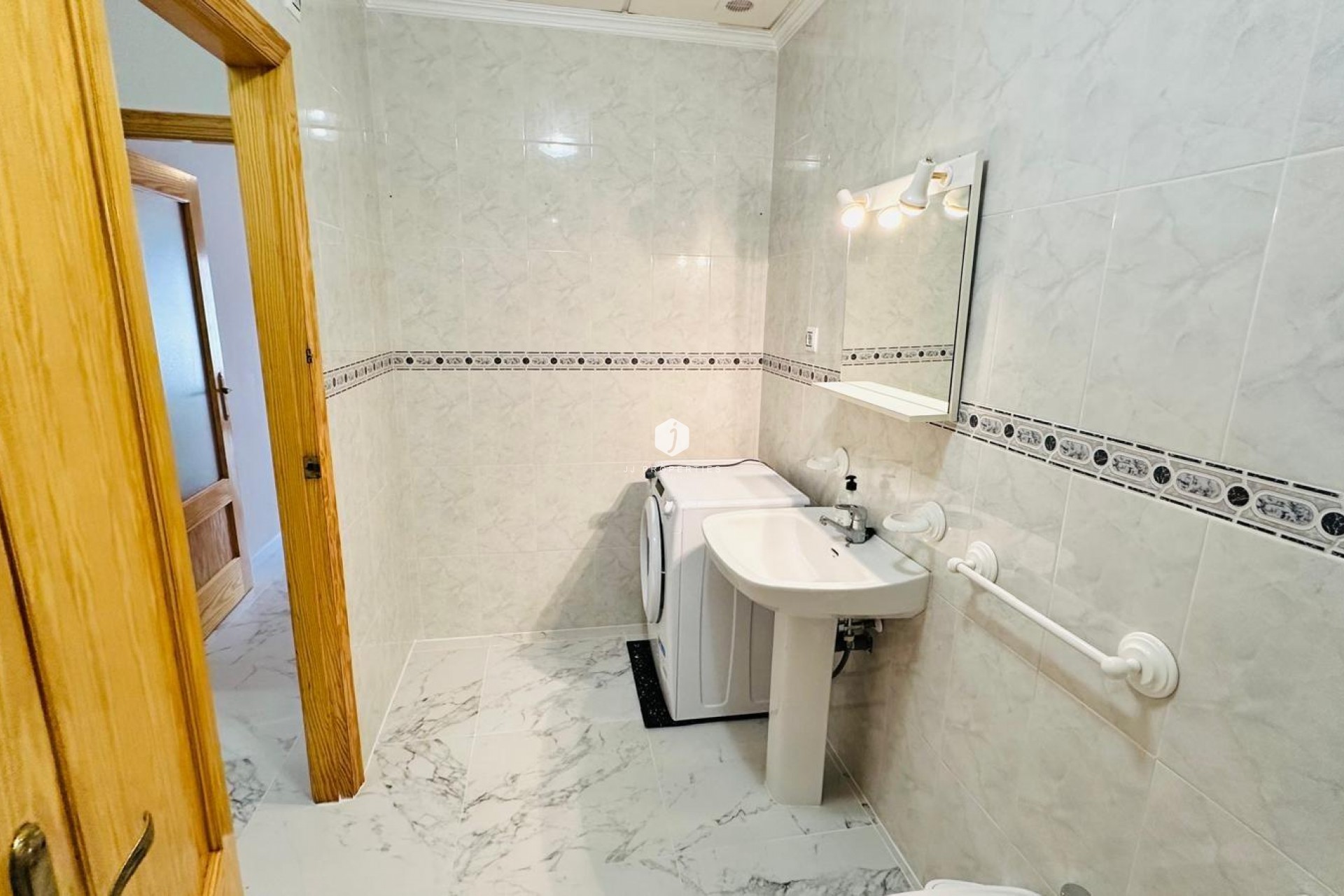 D'occasion - Appartement -
Torrevieja - Acequion