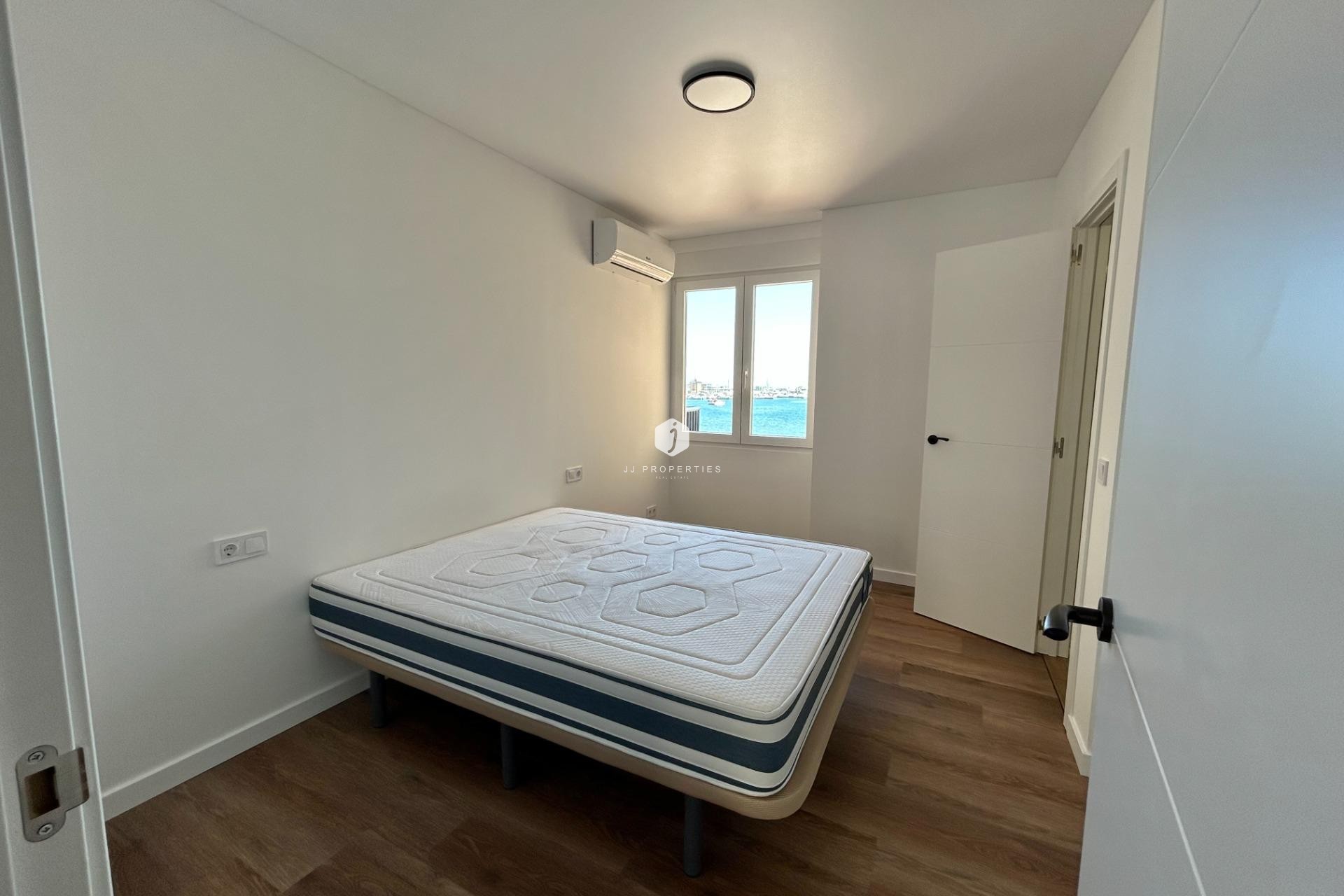 D'occasion - Appartement -
Torrevieja - Acequion