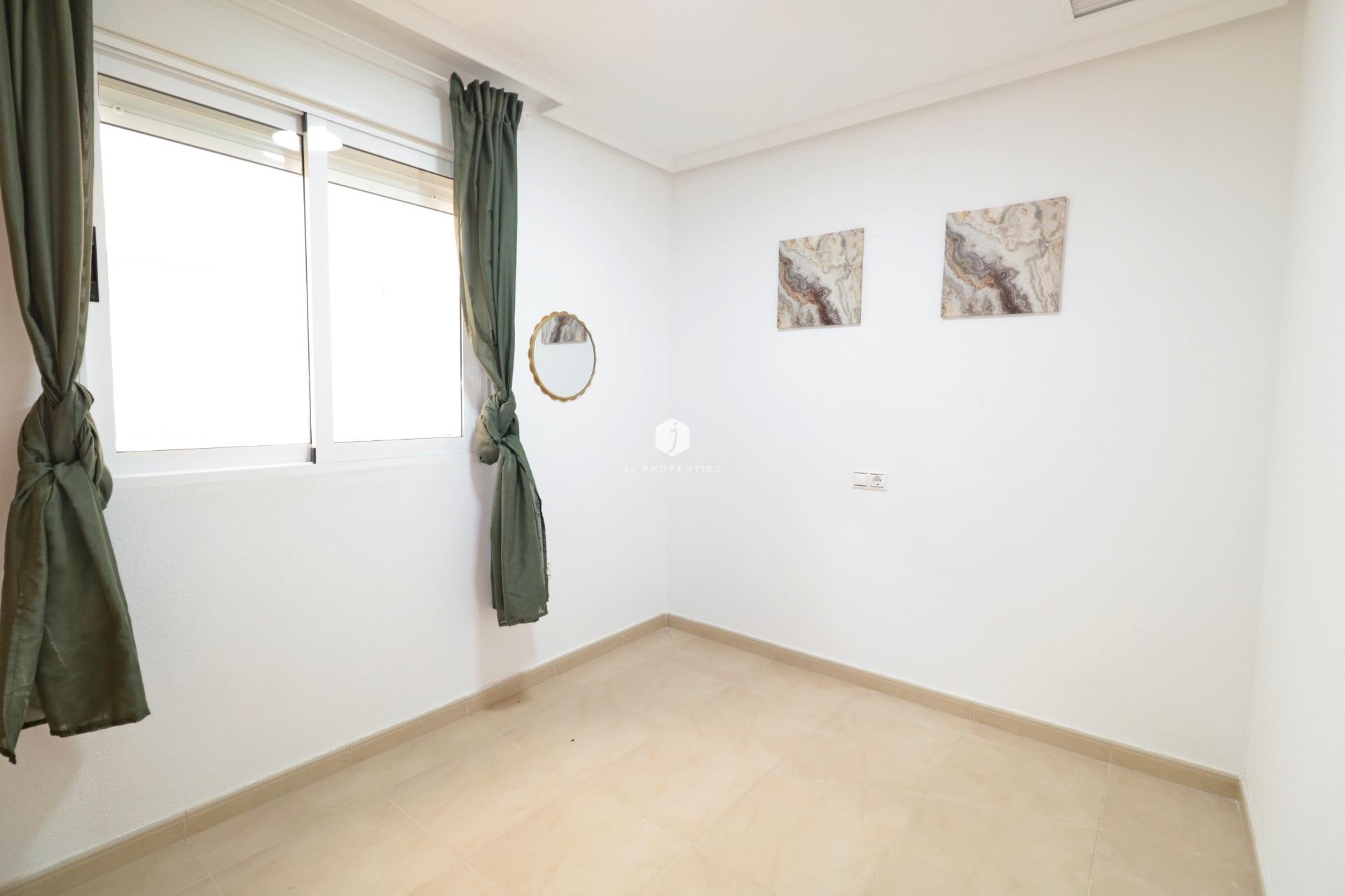 D'occasion - Appartement -
Torrevieja - Acequion
