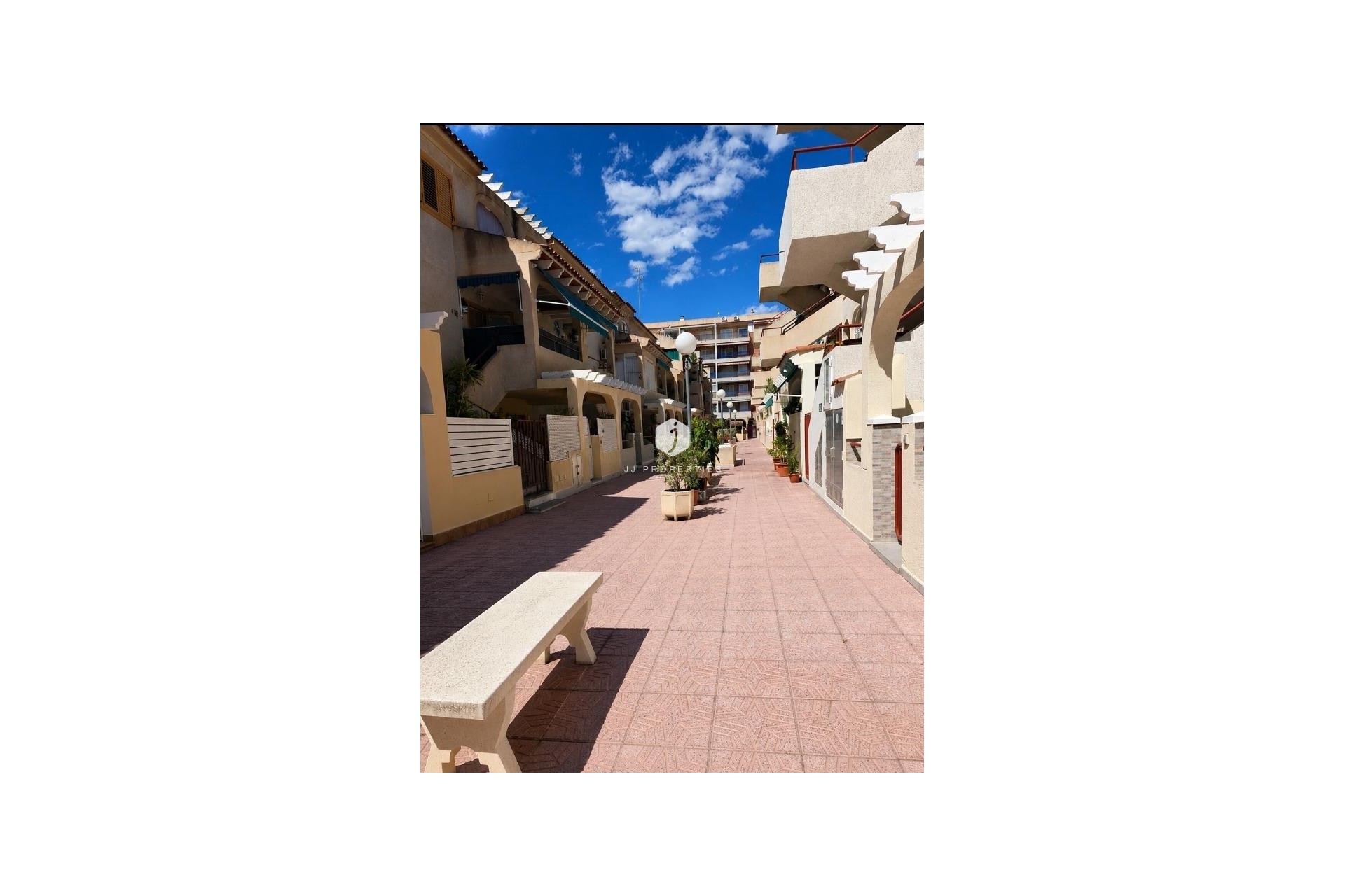 D'occasion - Appartement -
Torrevieja - Acequion