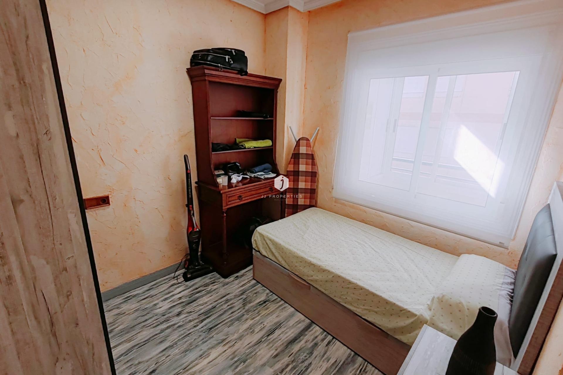D'occasion - Appartement -
Torrevieja - Acequion