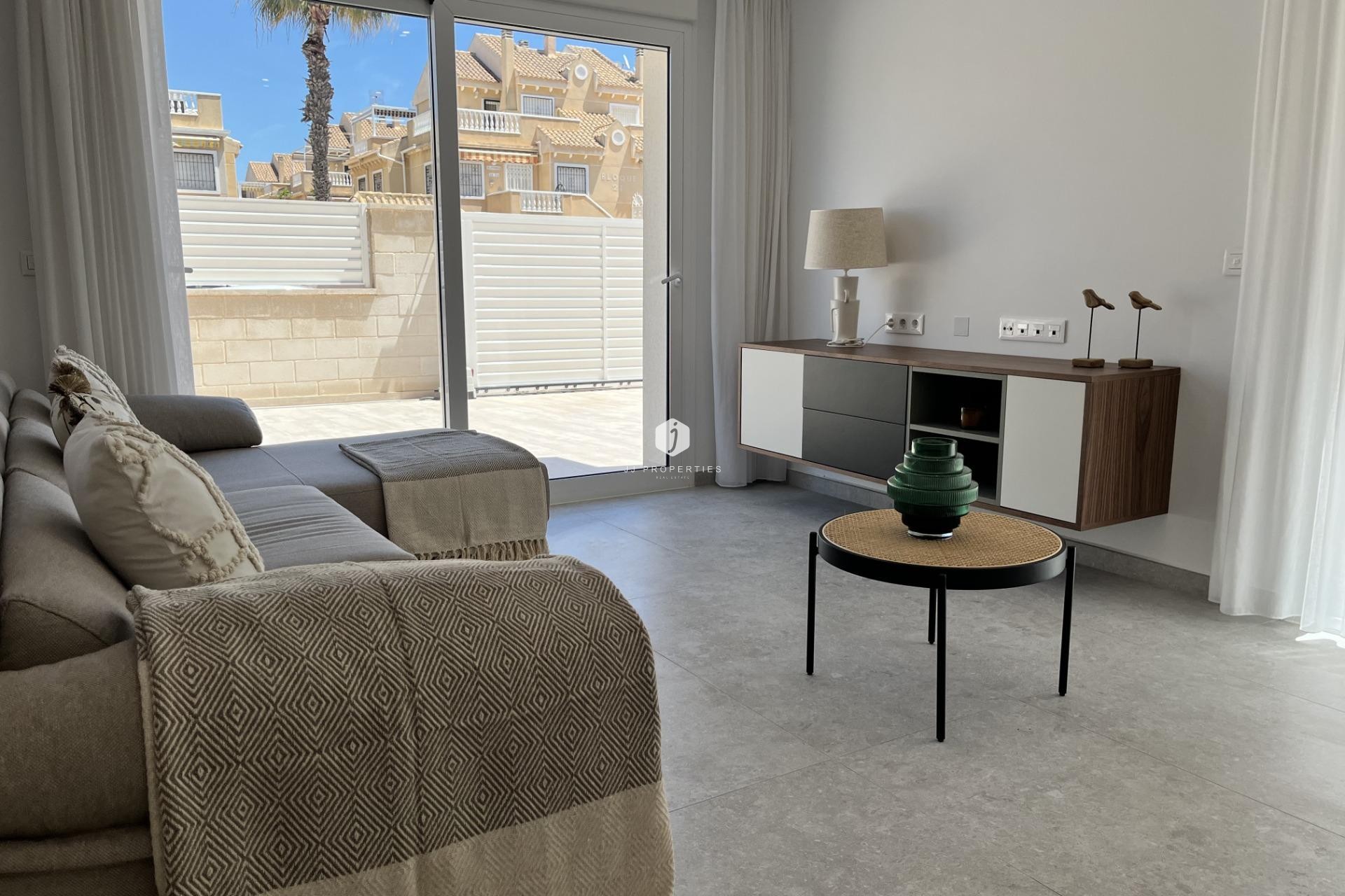 D'occasion - Appartement -
Torrevieja - aguas nuevas