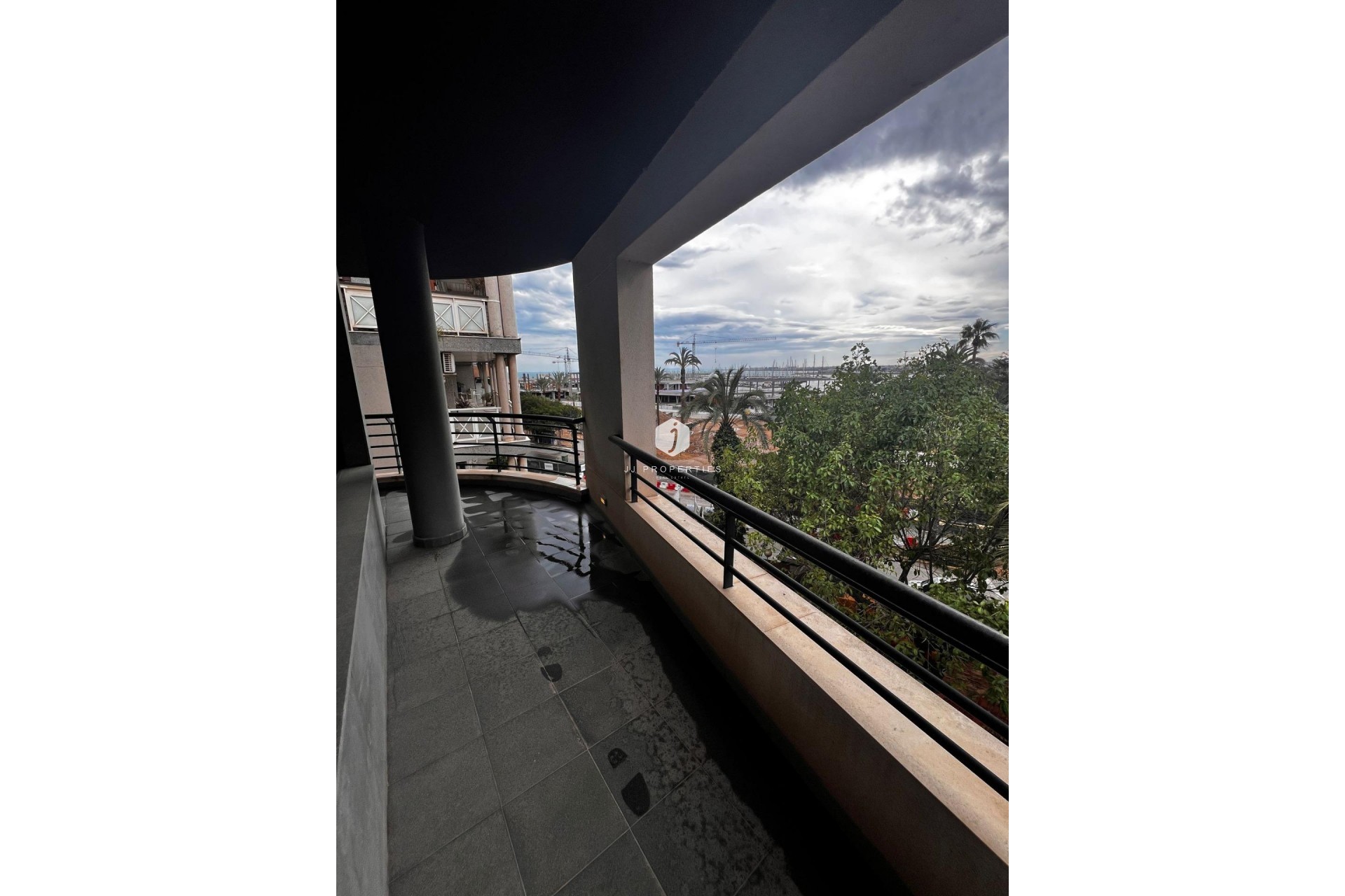 D'occasion - Appartement -
Torrevieja - Centro - Muelle Pesquero