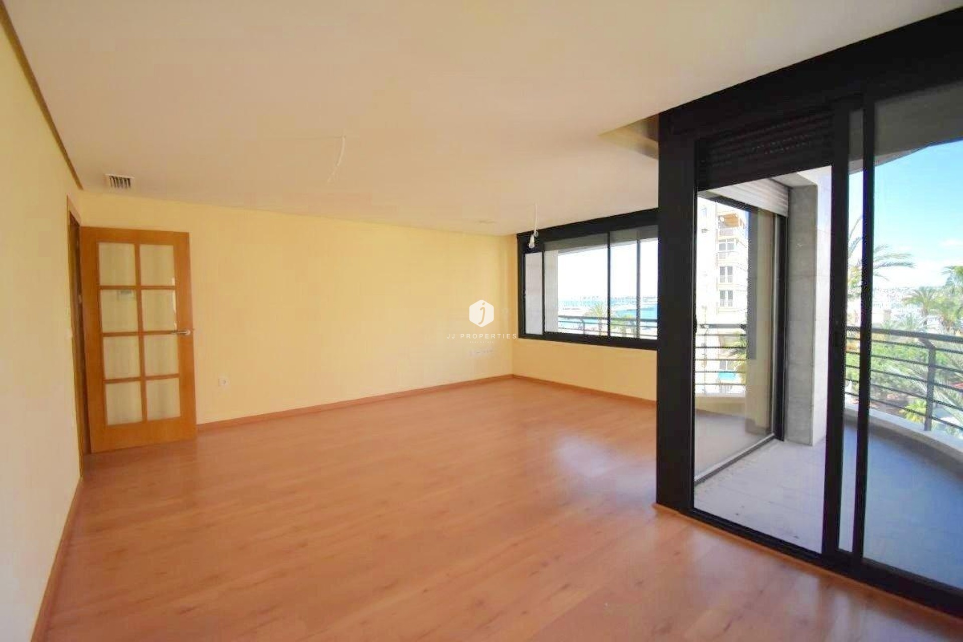 D'occasion - Appartement -
Torrevieja - Centro - Muelle Pesquero