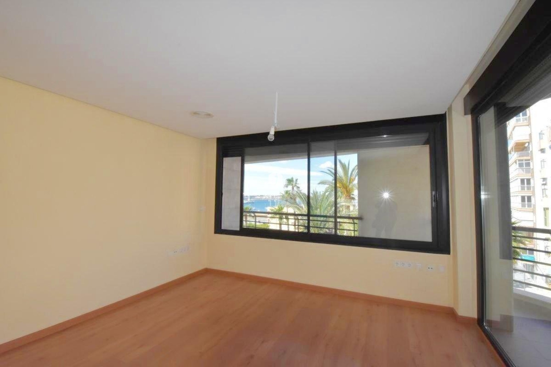 D'occasion - Appartement -
Torrevieja - Centro - Muelle Pesquero