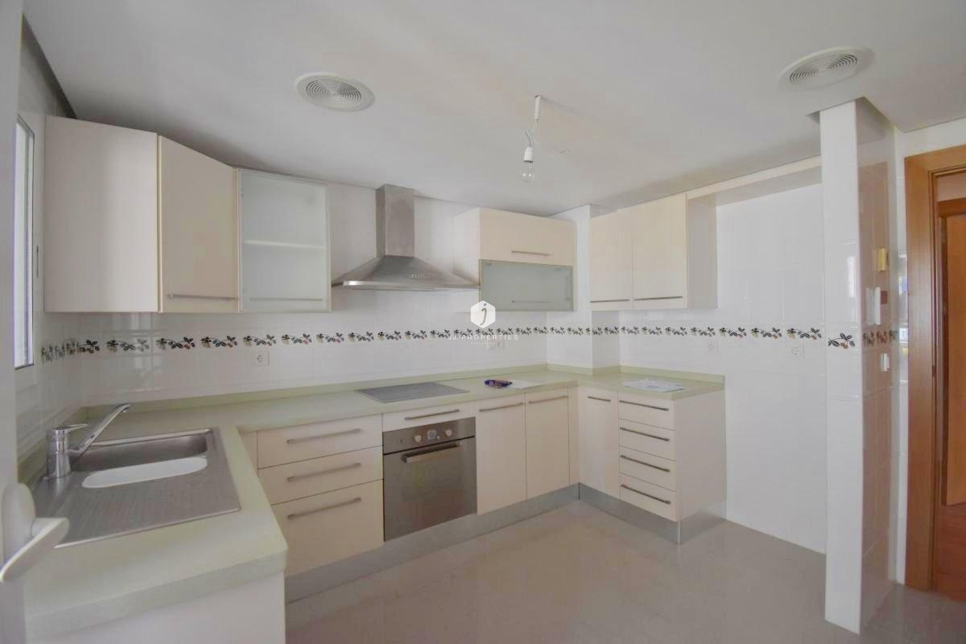 D'occasion - Appartement -
Torrevieja - Centro - Muelle Pesquero