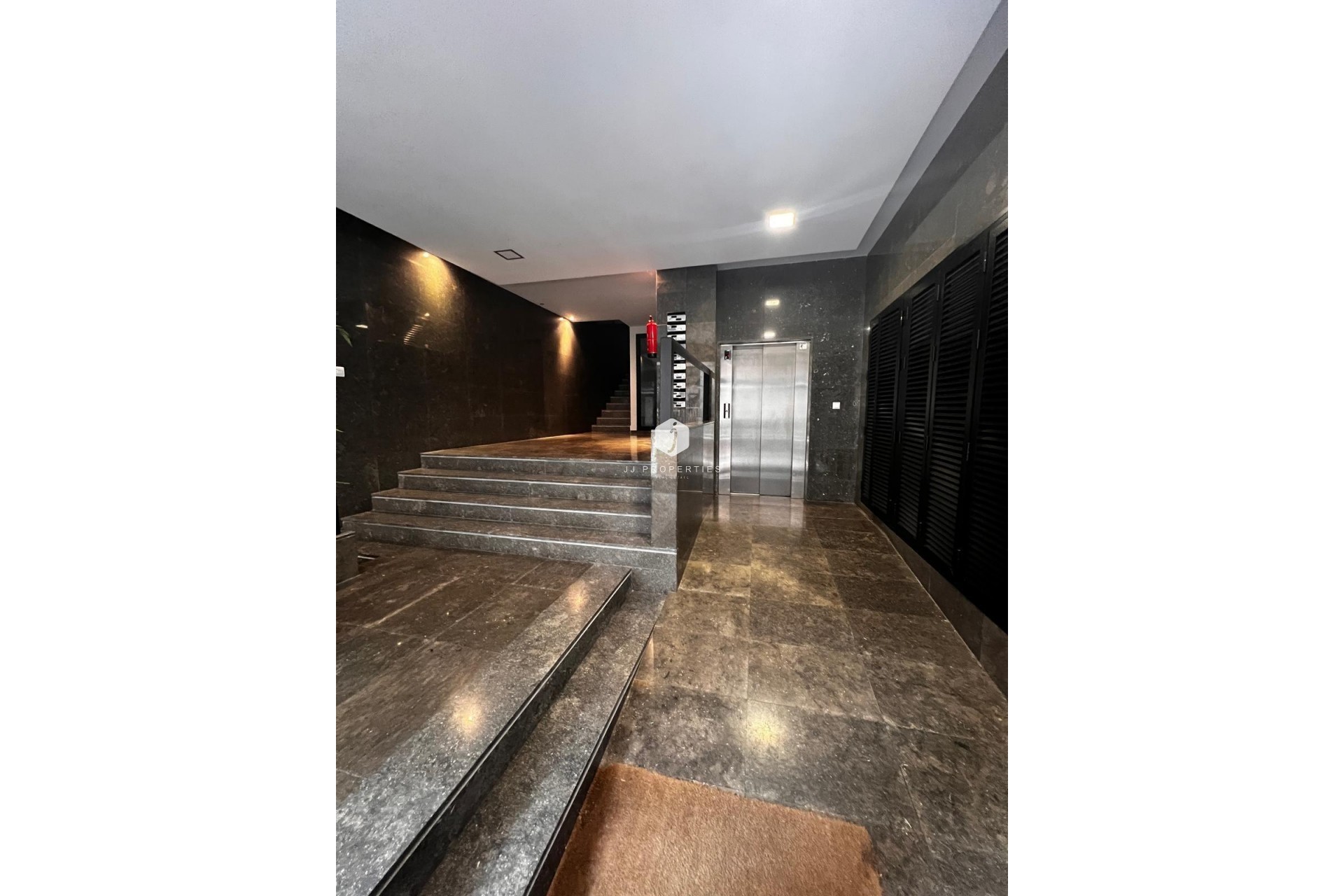 D'occasion - Appartement -
Torrevieja - Centro - Muelle Pesquero