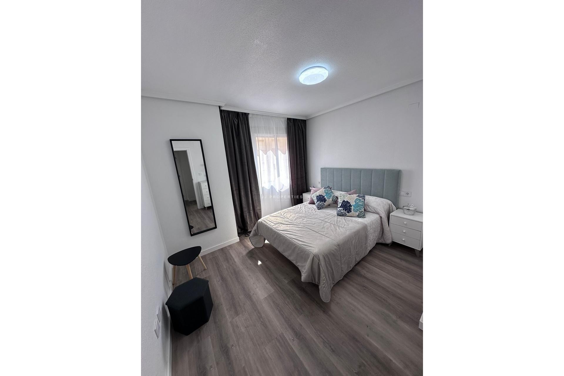 D'occasion - Appartement -
Torrevieja - Centro - Muelle Pesquero