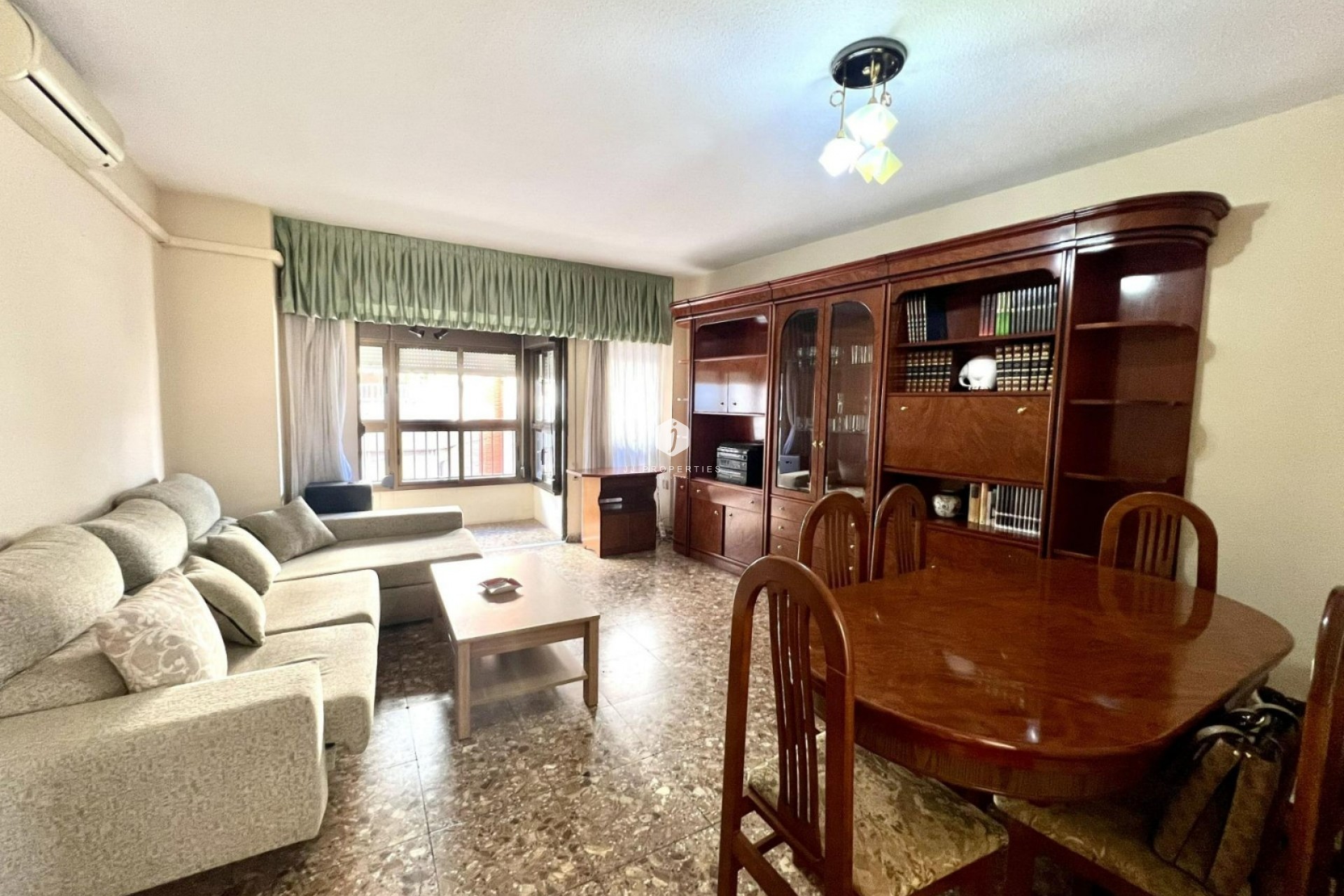 D'occasion - Appartement -
Torrevieja - Centro