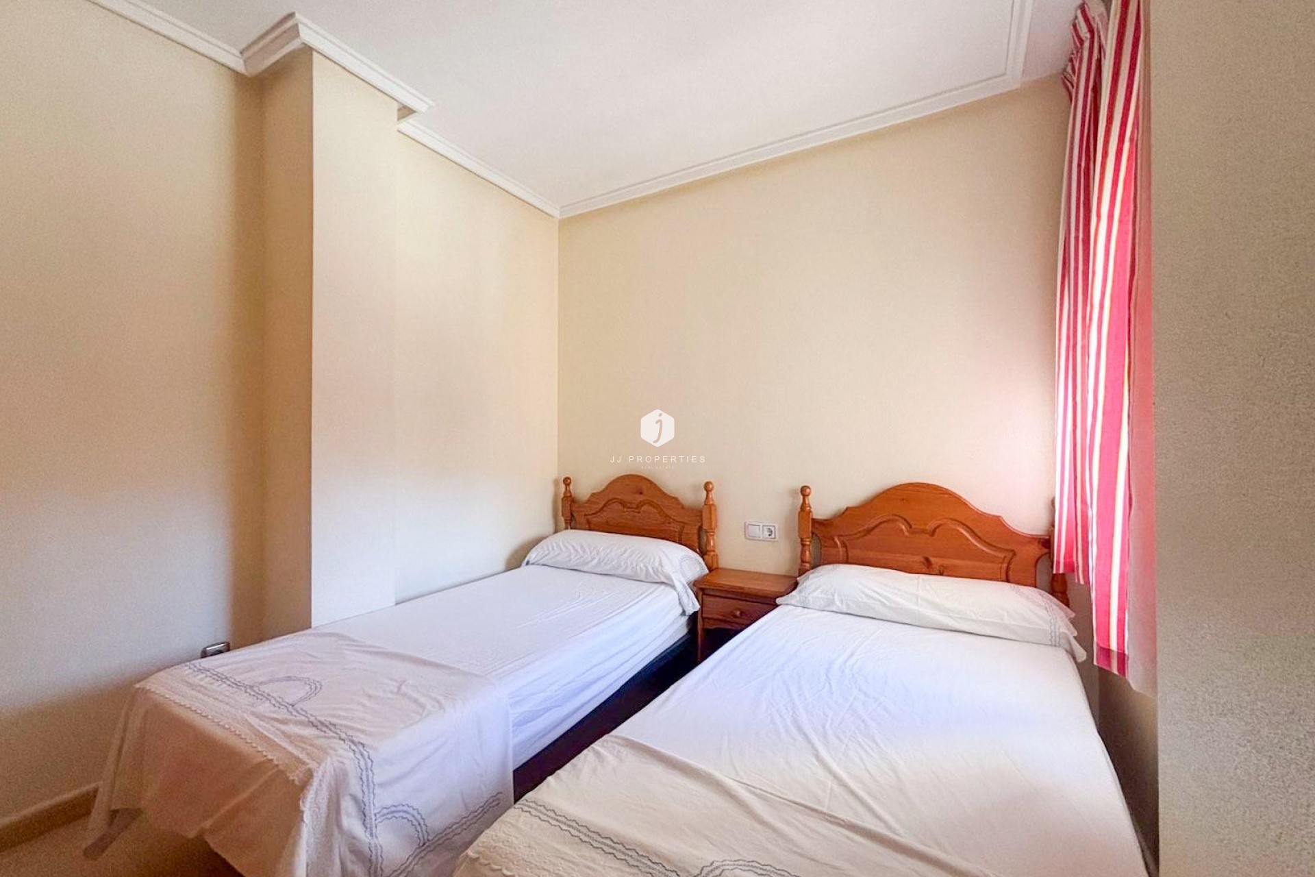 D'occasion - Appartement -
Torrevieja - Centro