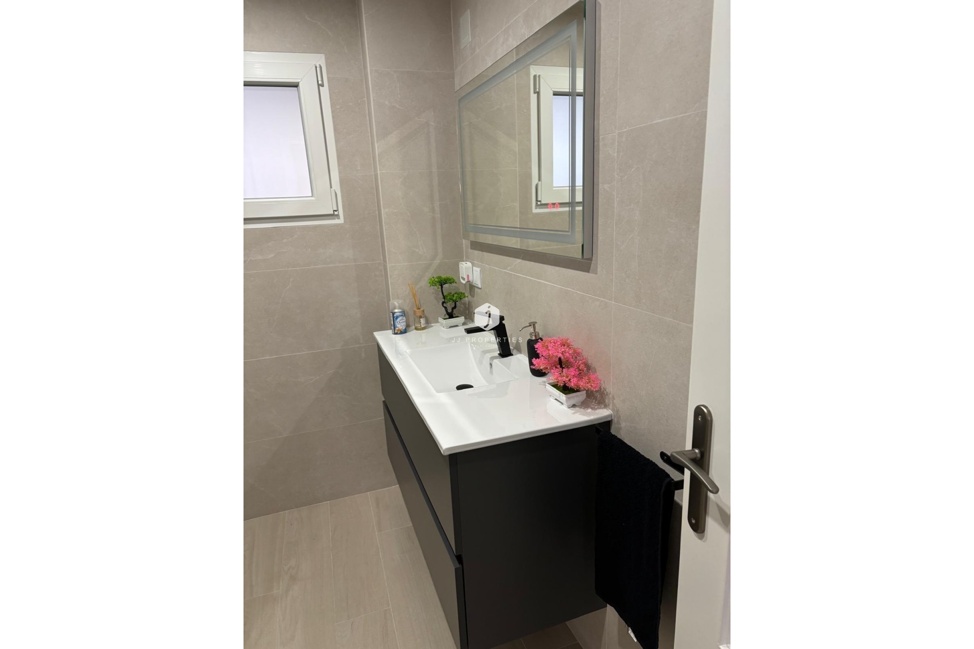 D'occasion - Appartement -
Torrevieja - Centro