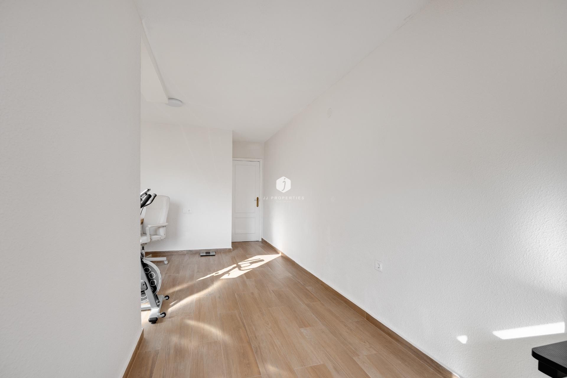 D'occasion - Appartement -
Torrevieja - Centro