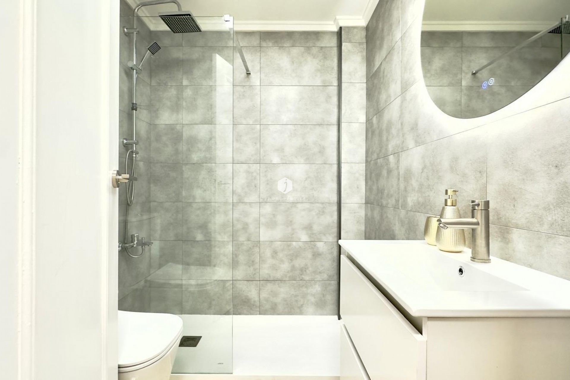 D'occasion - Appartement -
Torrevieja - Centro