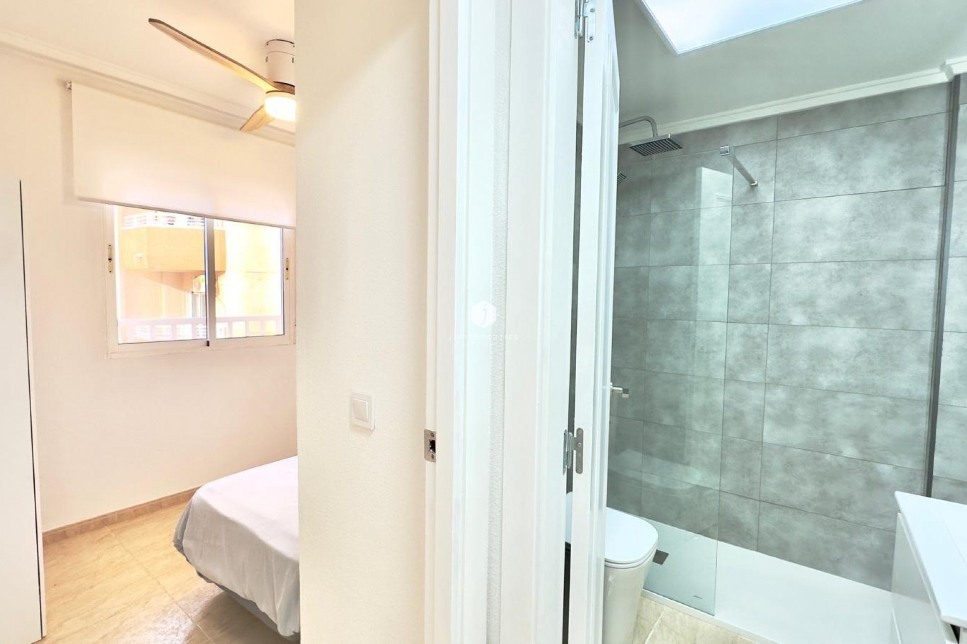 D'occasion - Appartement -
Torrevieja - Centro