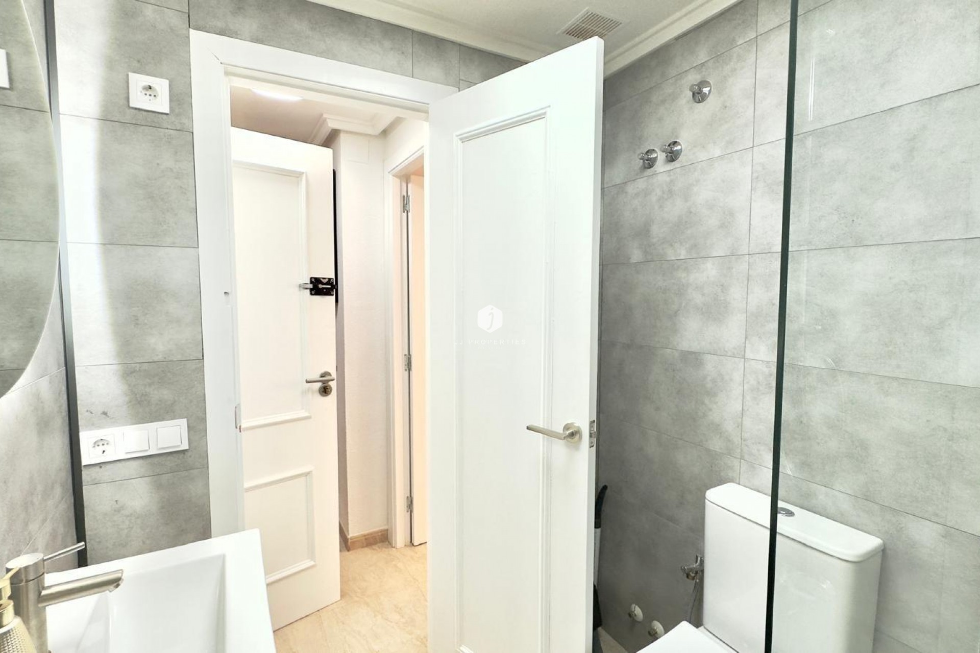 D'occasion - Appartement -
Torrevieja - Centro