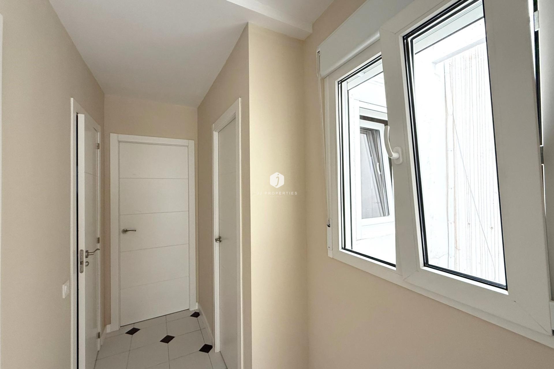 D'occasion - Appartement -
Torrevieja - Centro