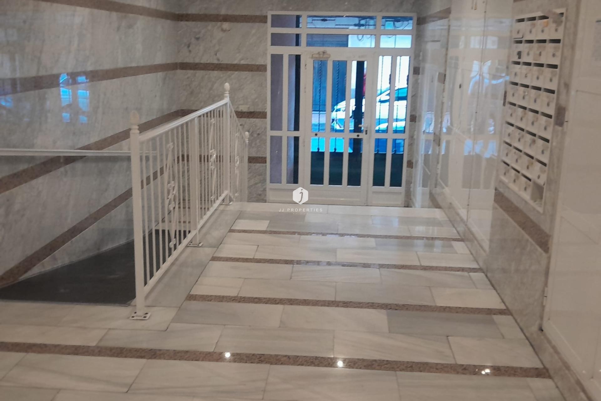 D'occasion - Appartement -
Torrevieja - Centro