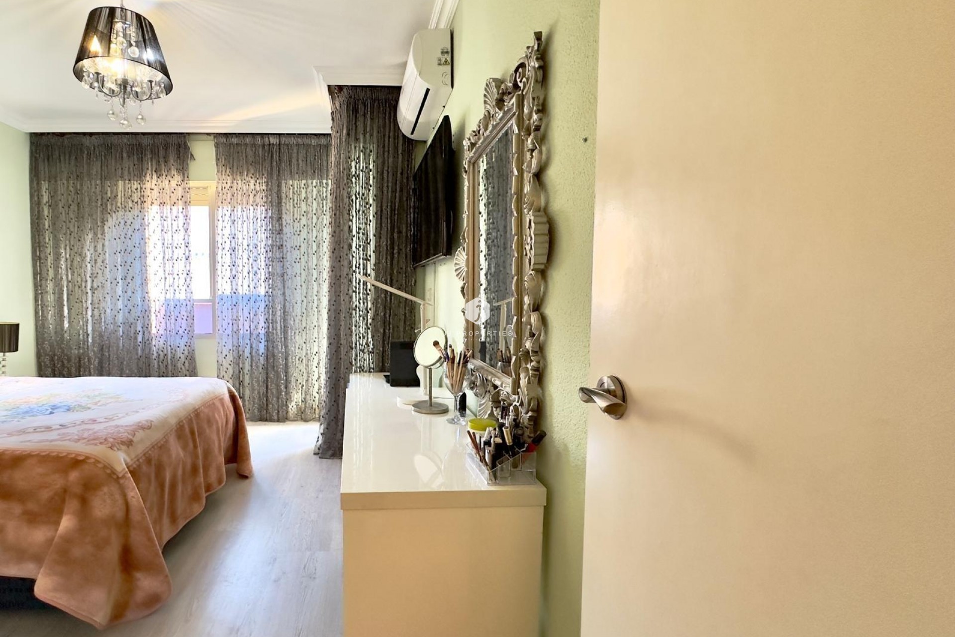 D'occasion - Appartement -
Torrevieja - Centro