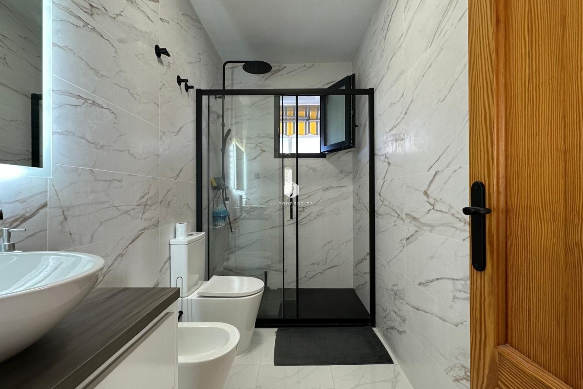 D'occasion - Appartement -
Torrevieja - Centro