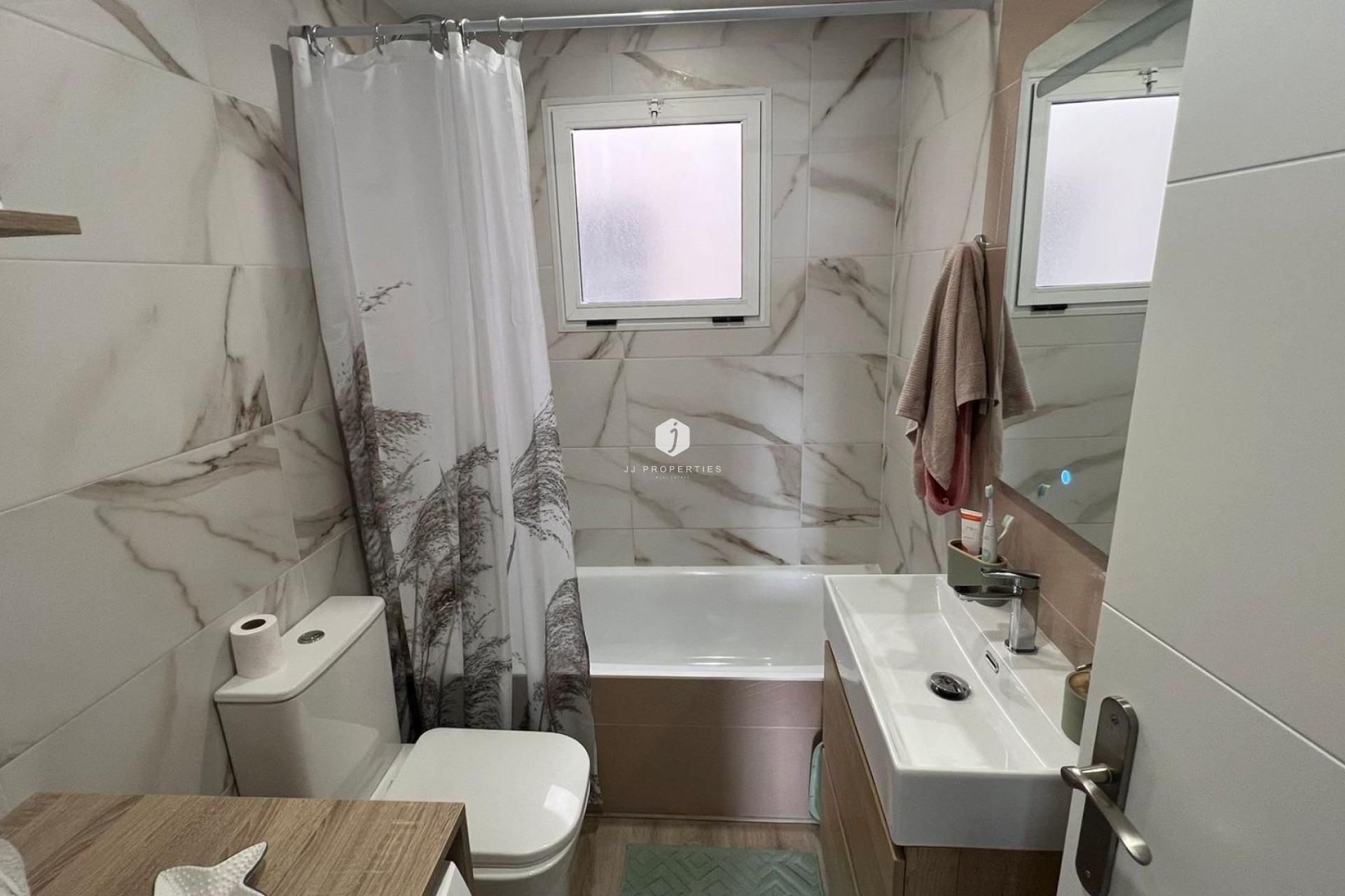 D'occasion - Appartement -
Torrevieja - Centro