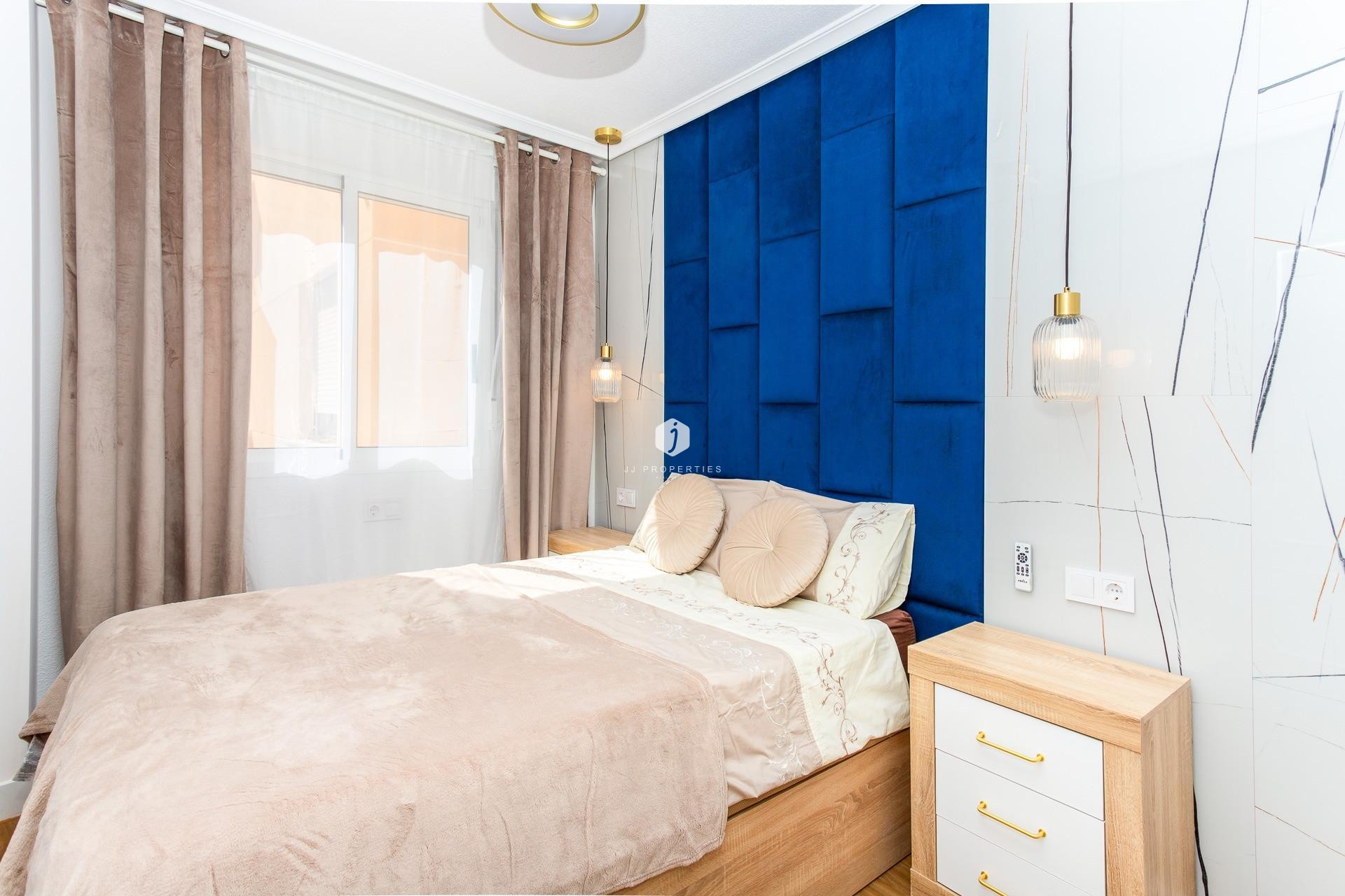 D'occasion - Appartement -
Torrevieja - Centro
