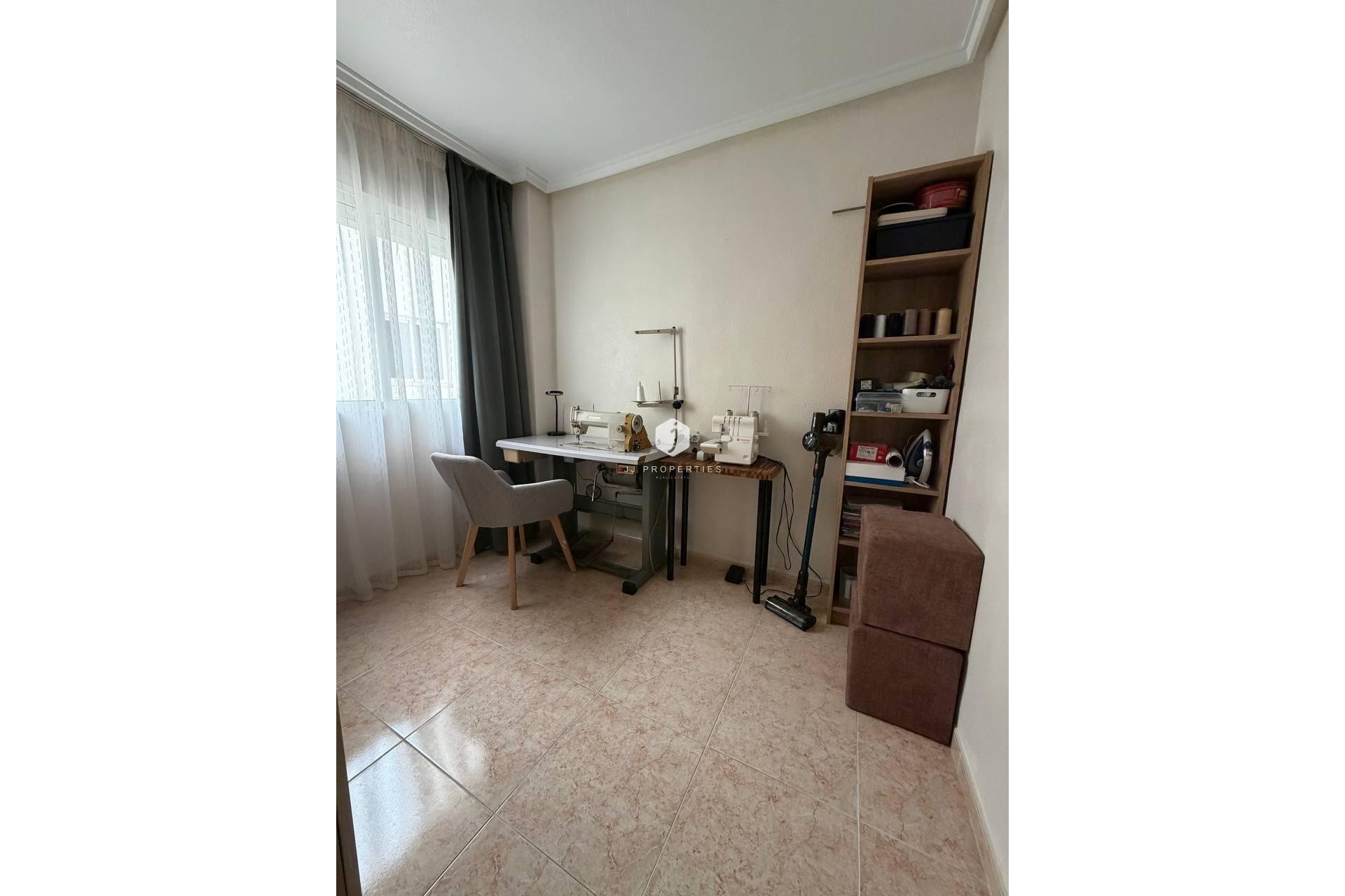 D'occasion - Appartement -
Torrevieja - Centro