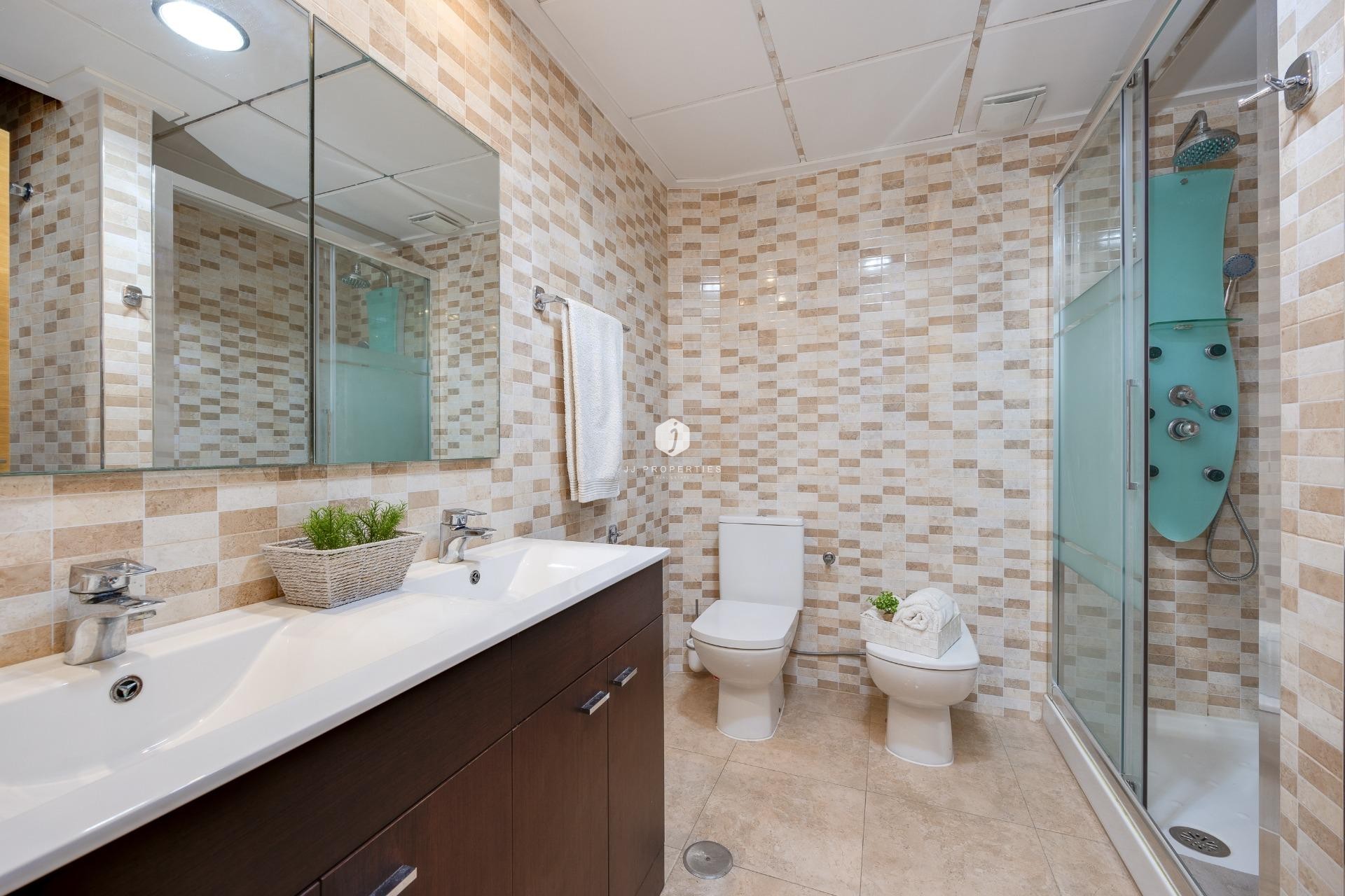 D'occasion - Appartement -
Torrevieja - Centro