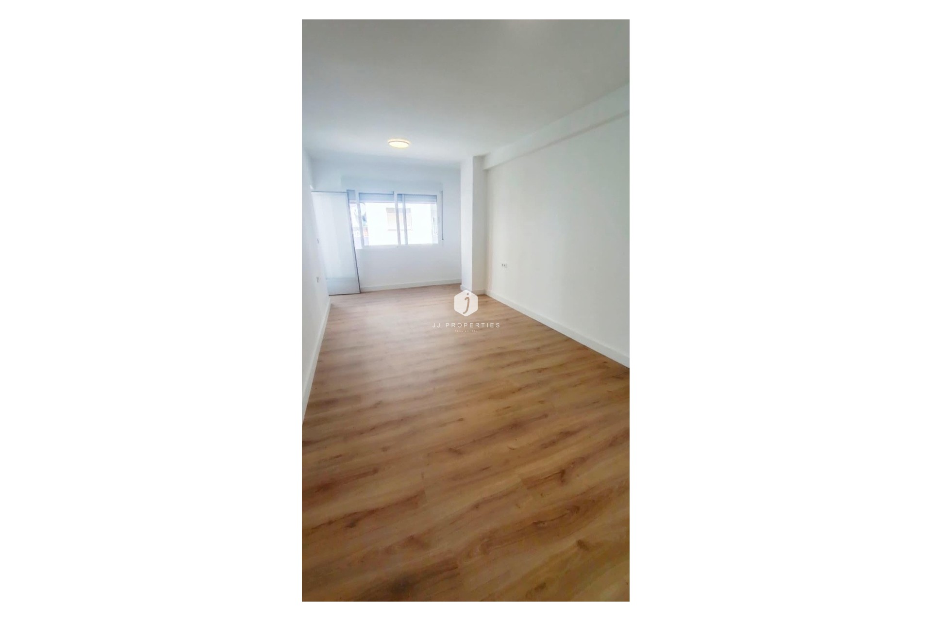 D'occasion - Appartement -
Torrevieja - Centro