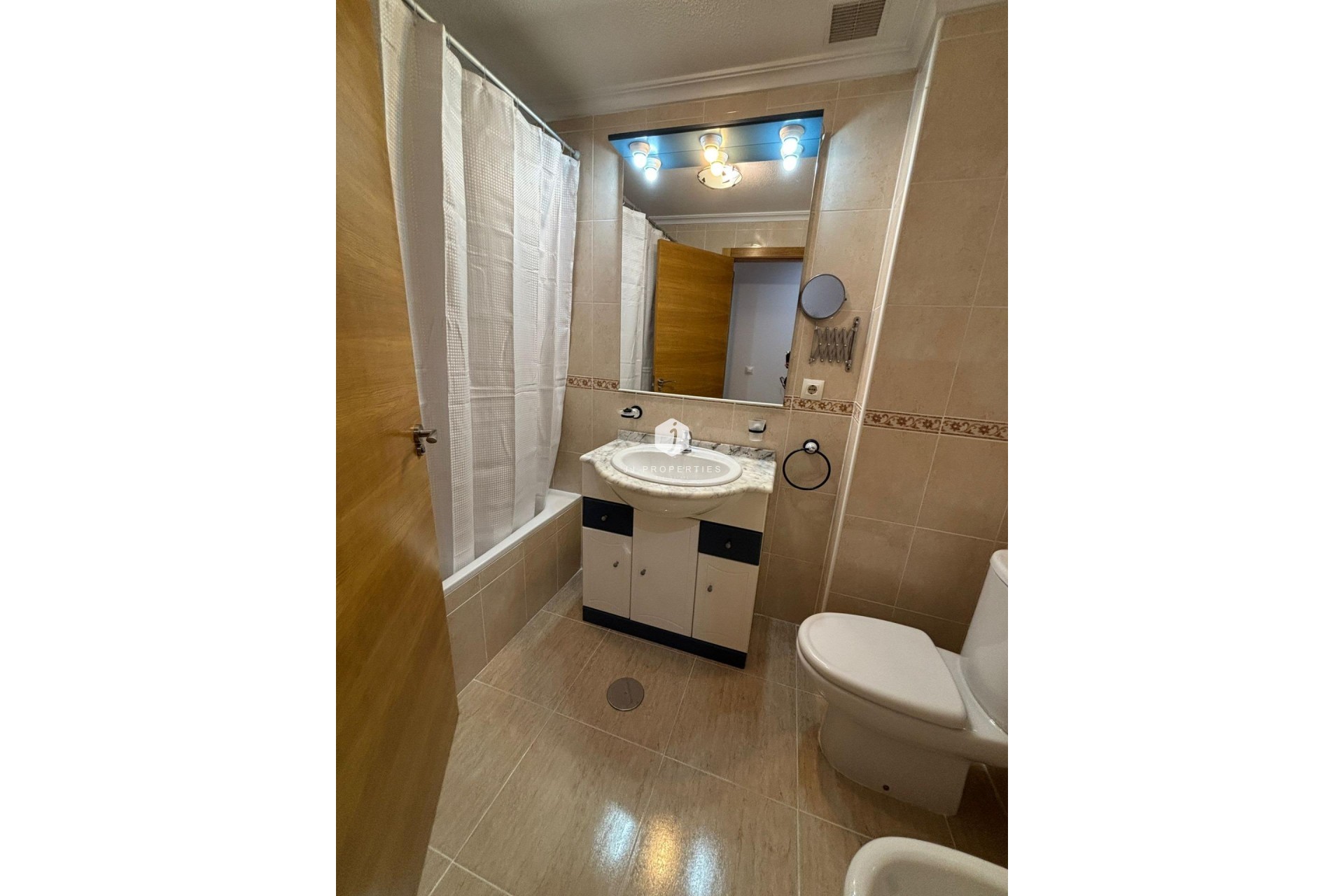 D'occasion - Appartement -
Torrevieja - Centro