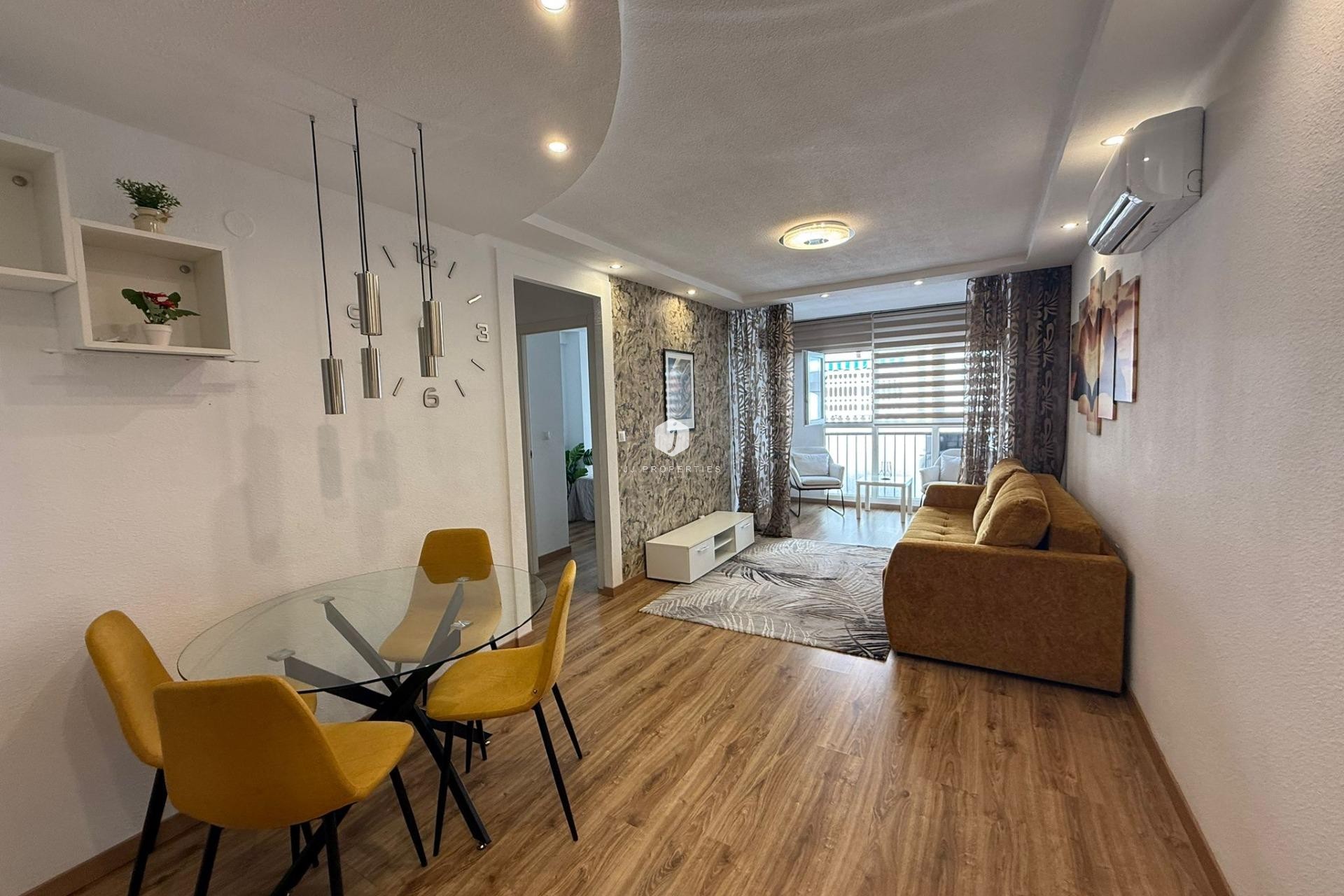 D'occasion - Appartement -
Torrevieja - Centro