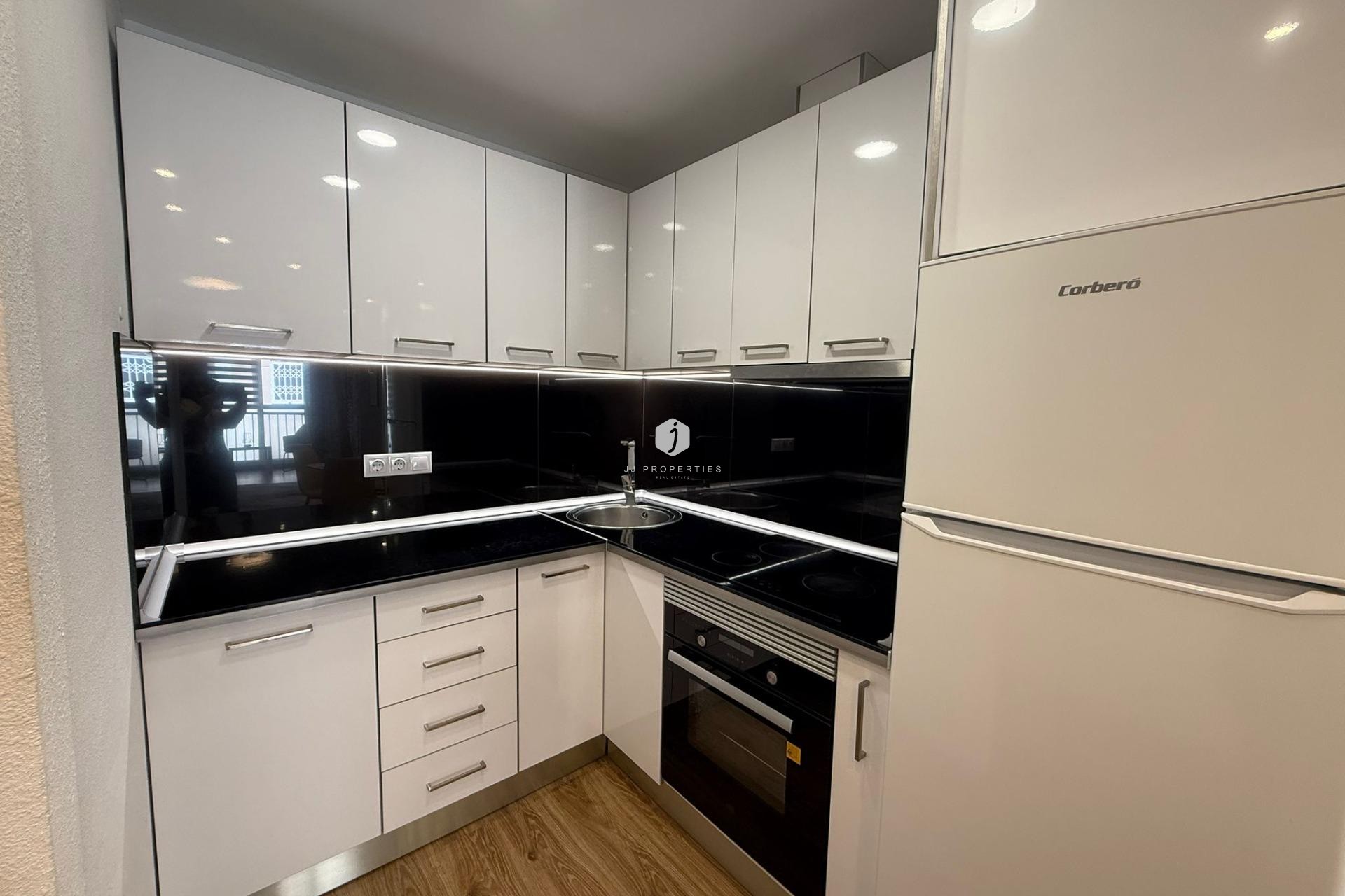D'occasion - Appartement -
Torrevieja - Centro