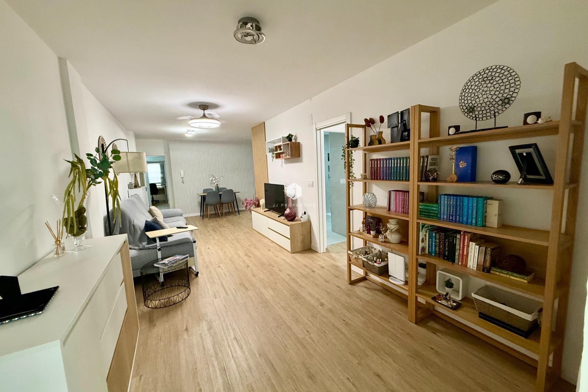 D'occasion - Appartement -
Torrevieja - Centro