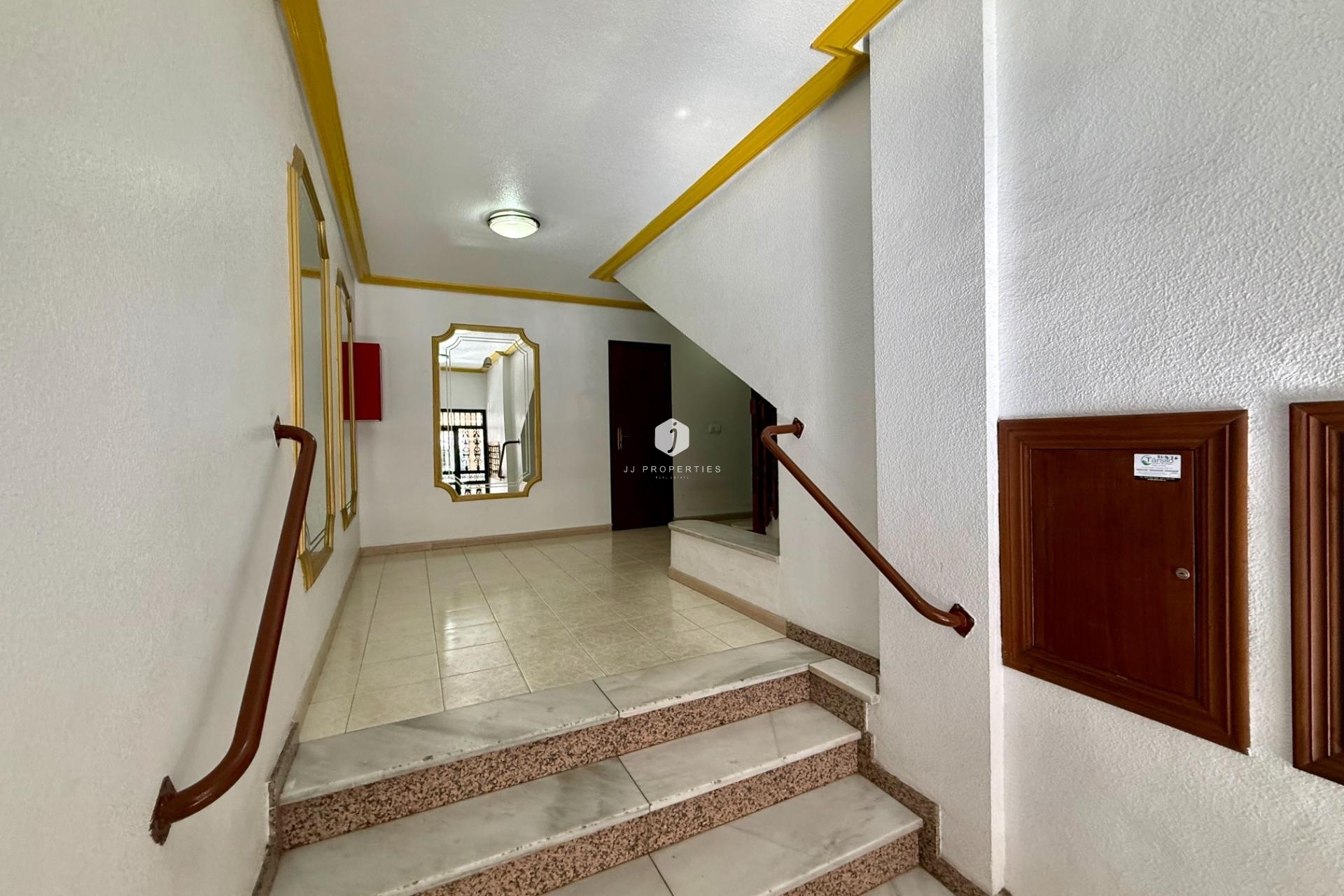 D'occasion - Appartement -
Torrevieja - Centro