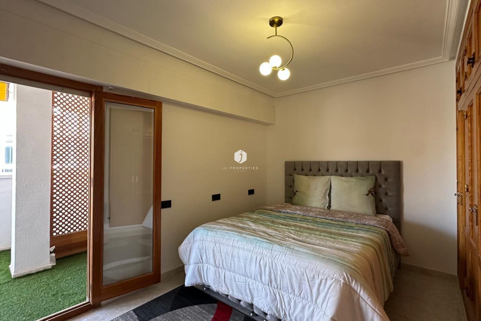 D'occasion - Appartement -
Torrevieja - Centro