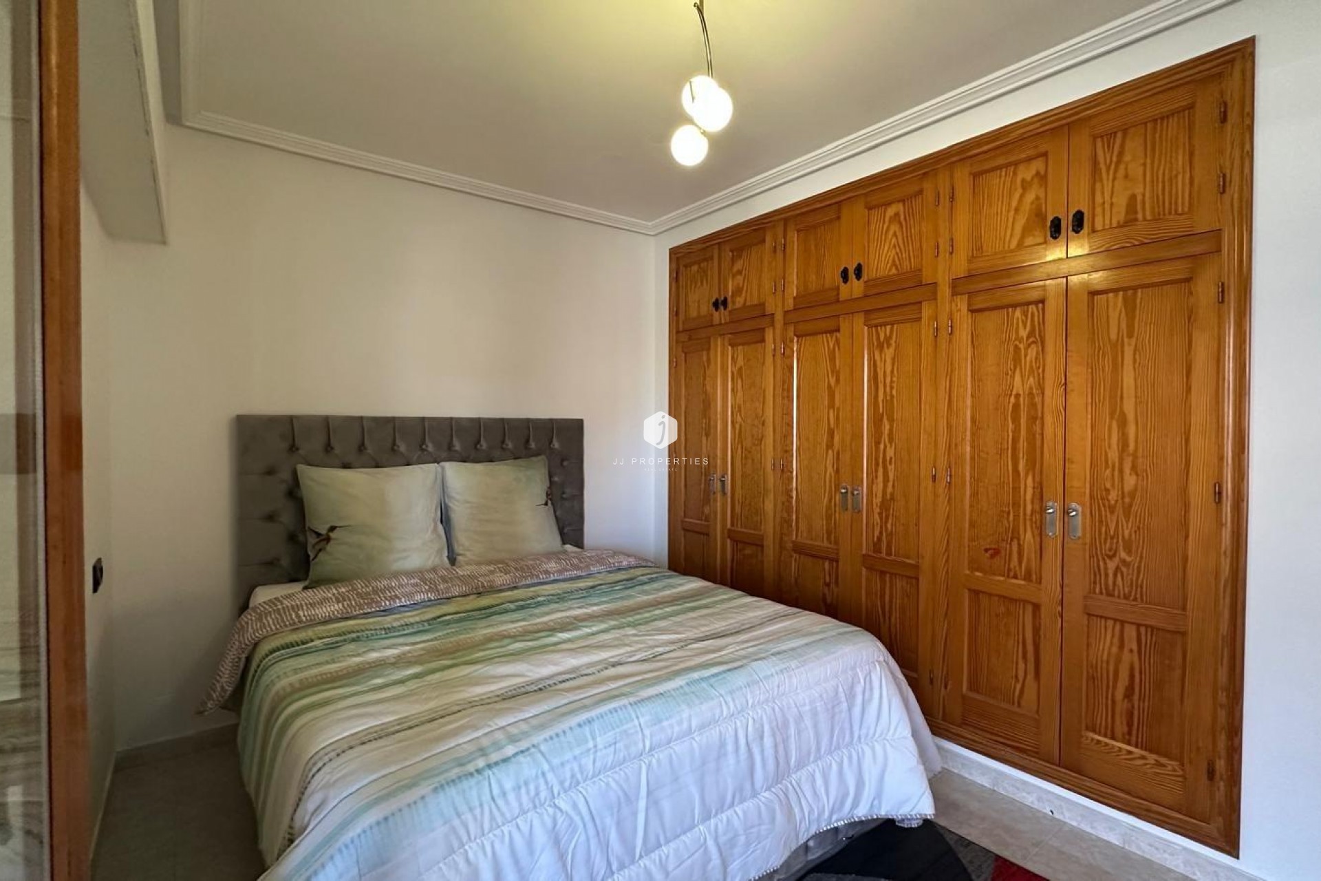 D'occasion - Appartement -
Torrevieja - Centro