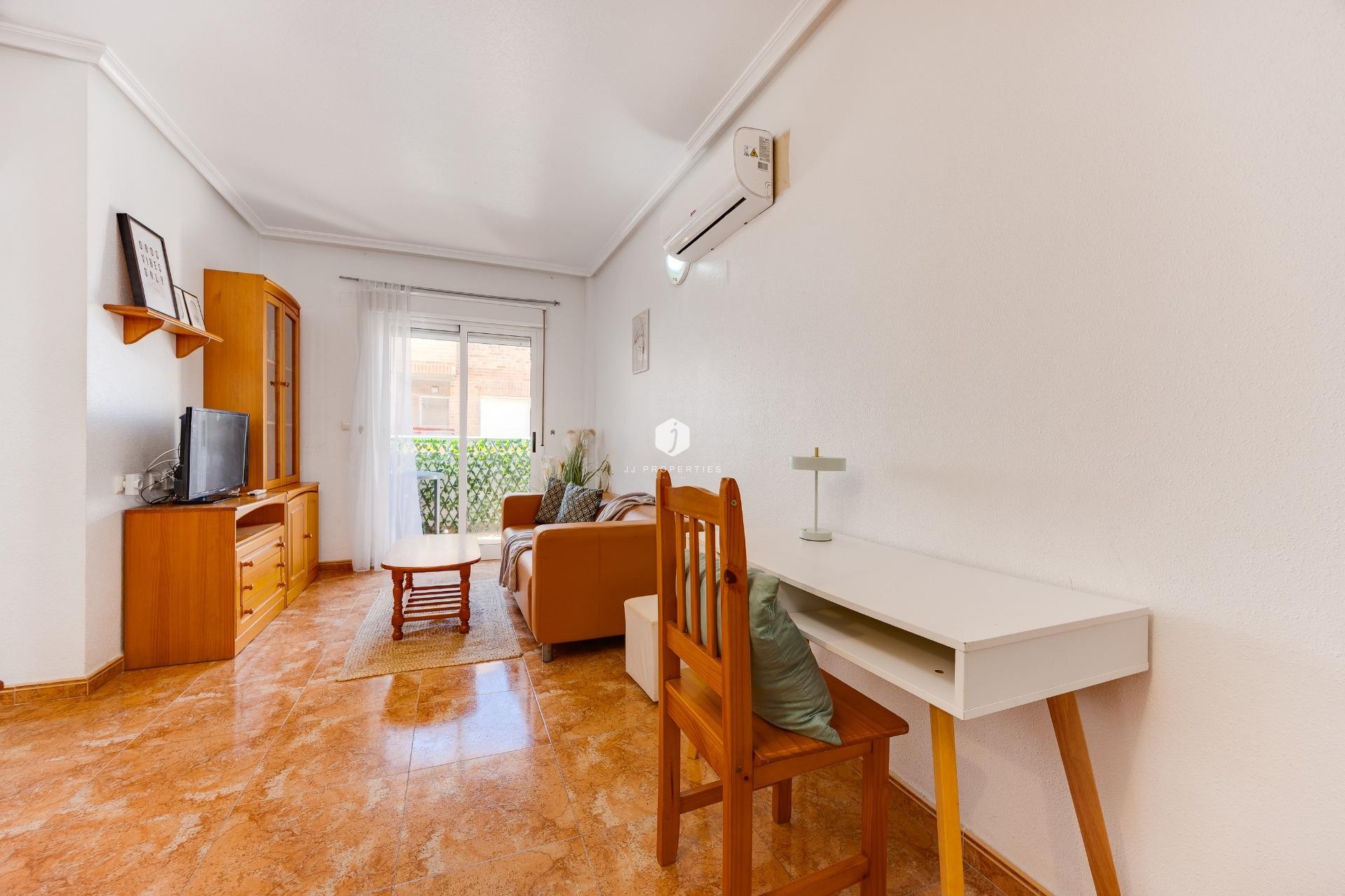 D'occasion - Appartement -
Torrevieja - Centro