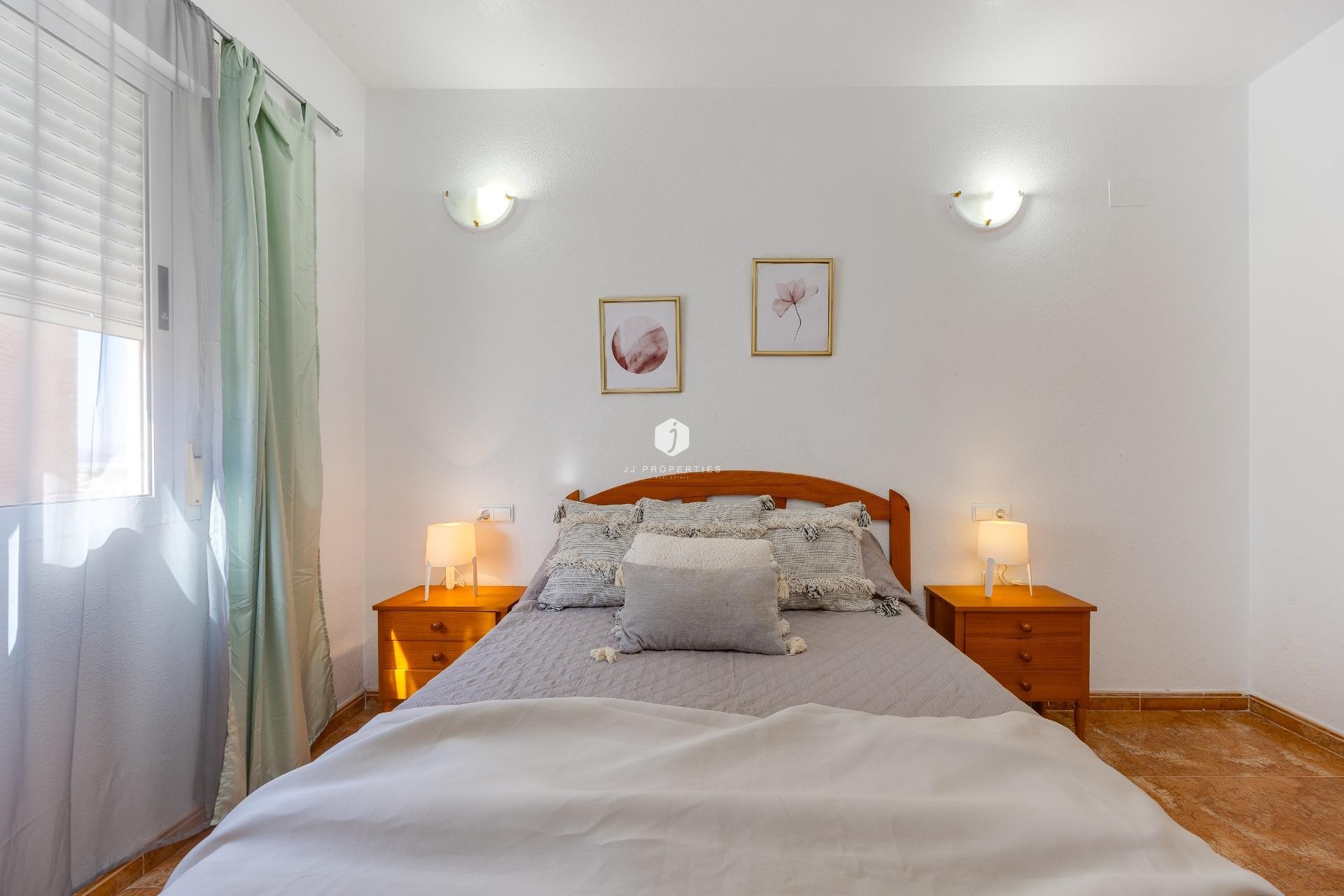 D'occasion - Appartement -
Torrevieja - Centro