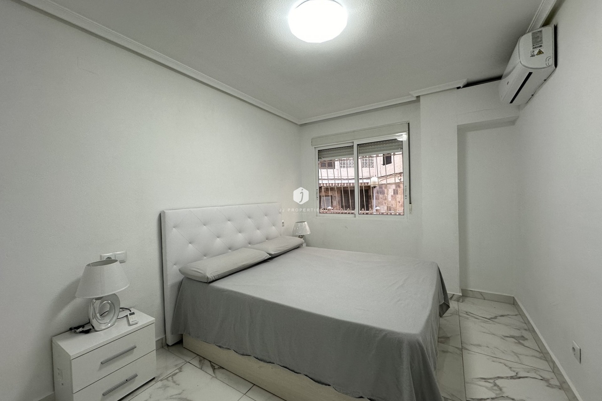 D'occasion - Appartement -
Torrevieja - Costa Blanca