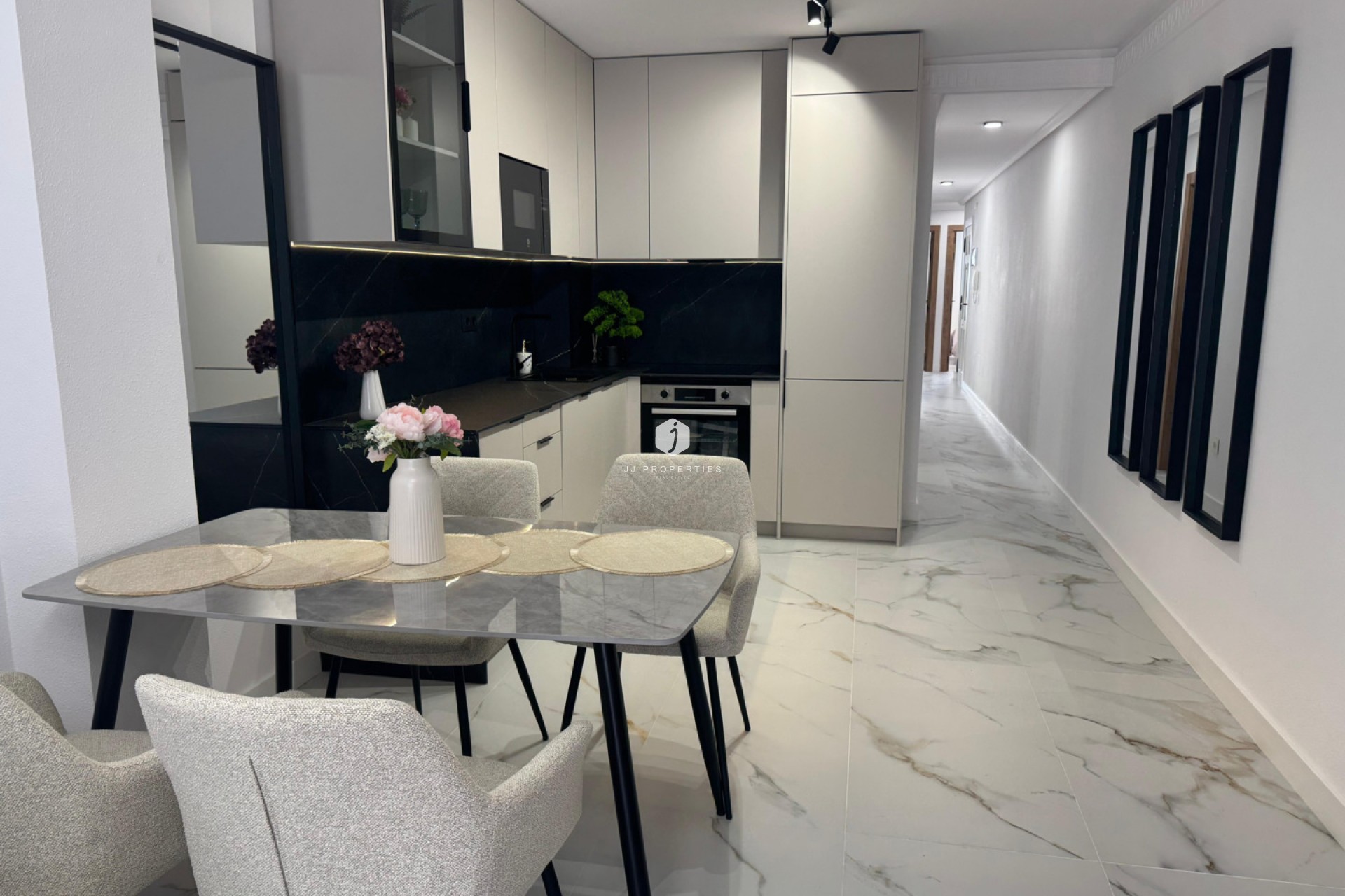 D'occasion - Appartement -
Torrevieja - Costa Blanca