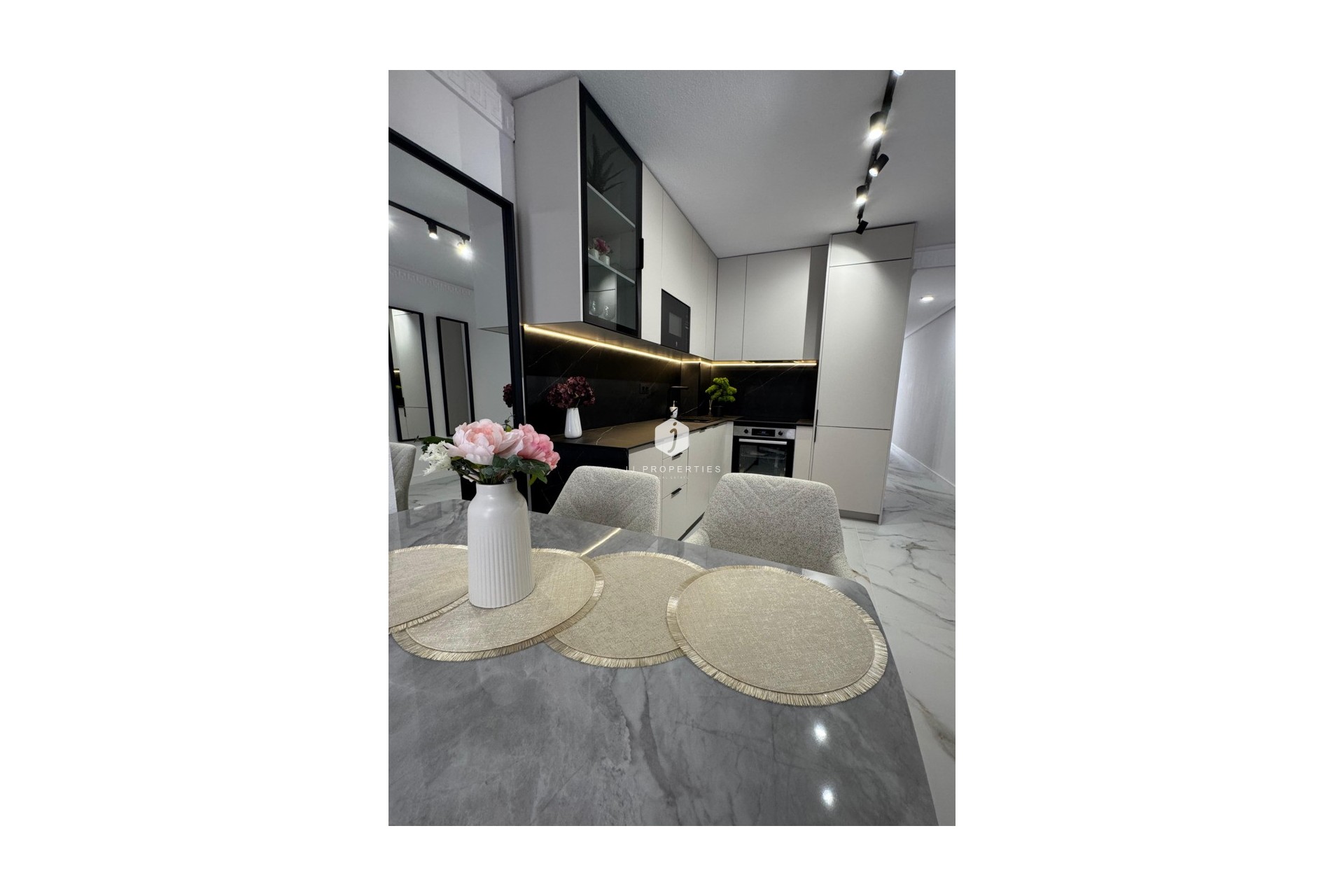 D'occasion - Appartement -
Torrevieja - Costa Blanca