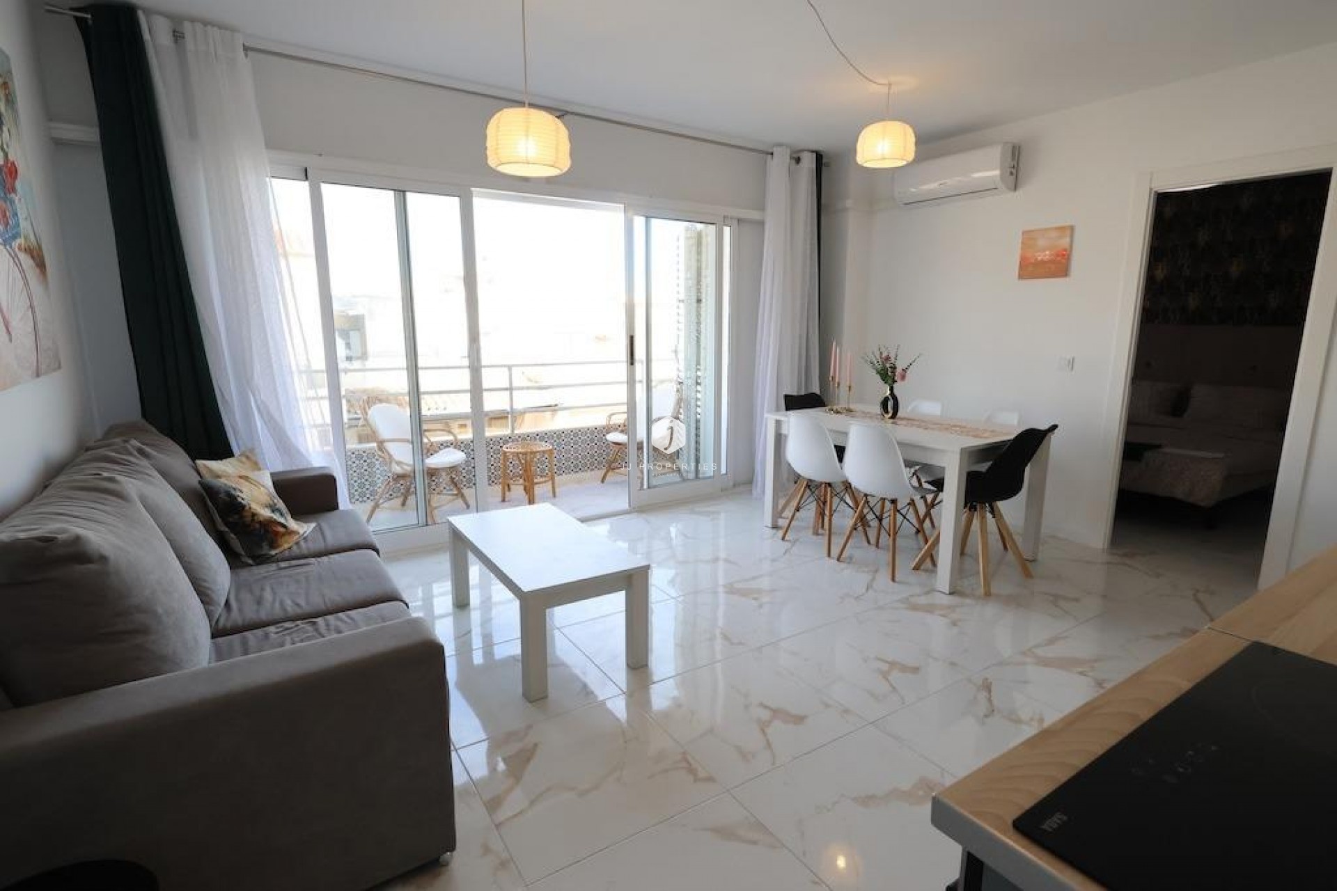 D'occasion - Appartement -
Torrevieja - Costa Blanca
