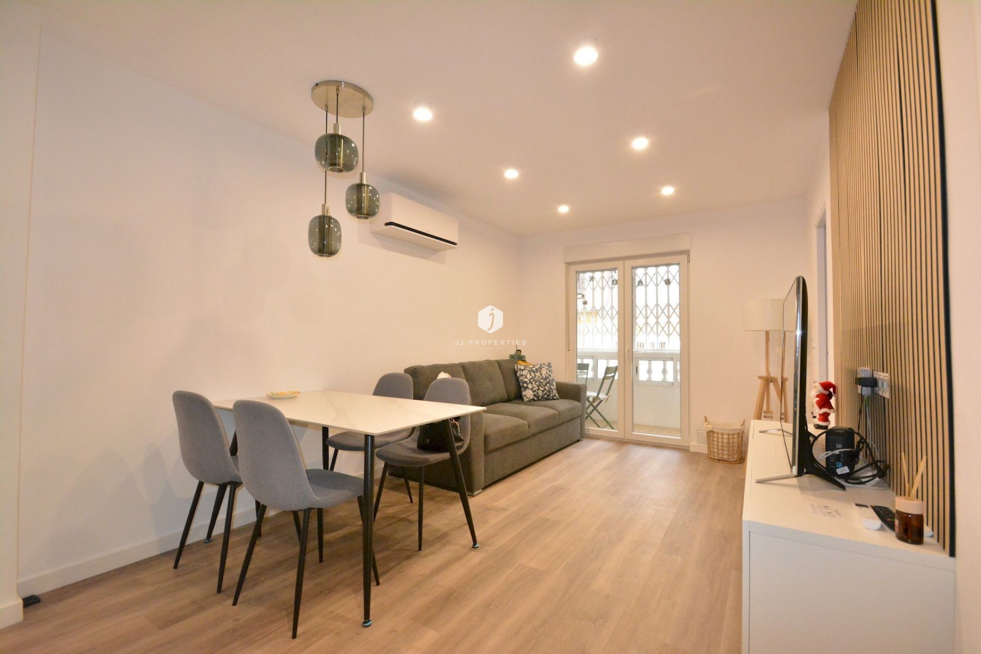 D'occasion - Appartement -
Torrevieja - Costa Blanca