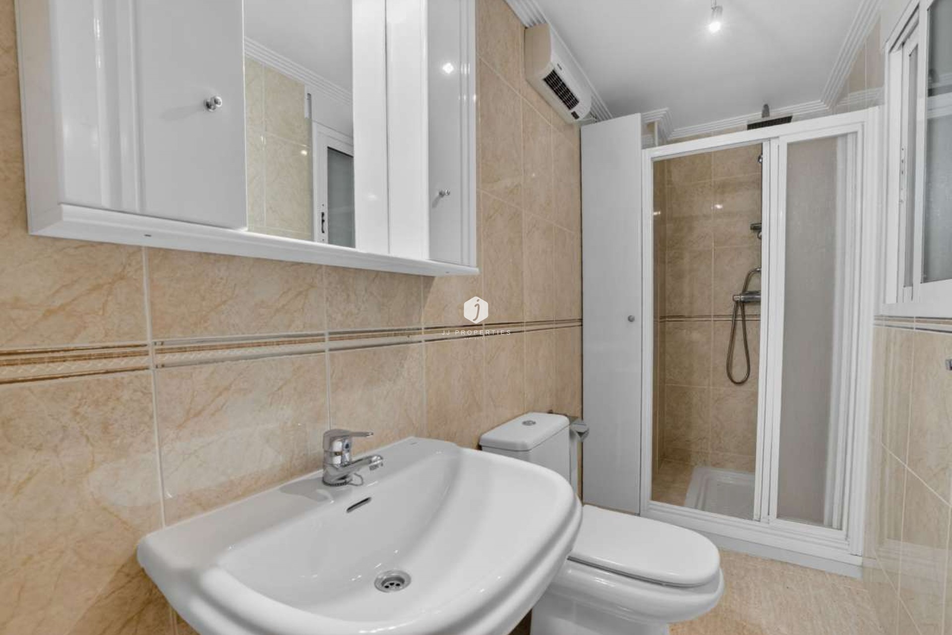 D'occasion - Appartement -
Torrevieja - Costa Blanca
